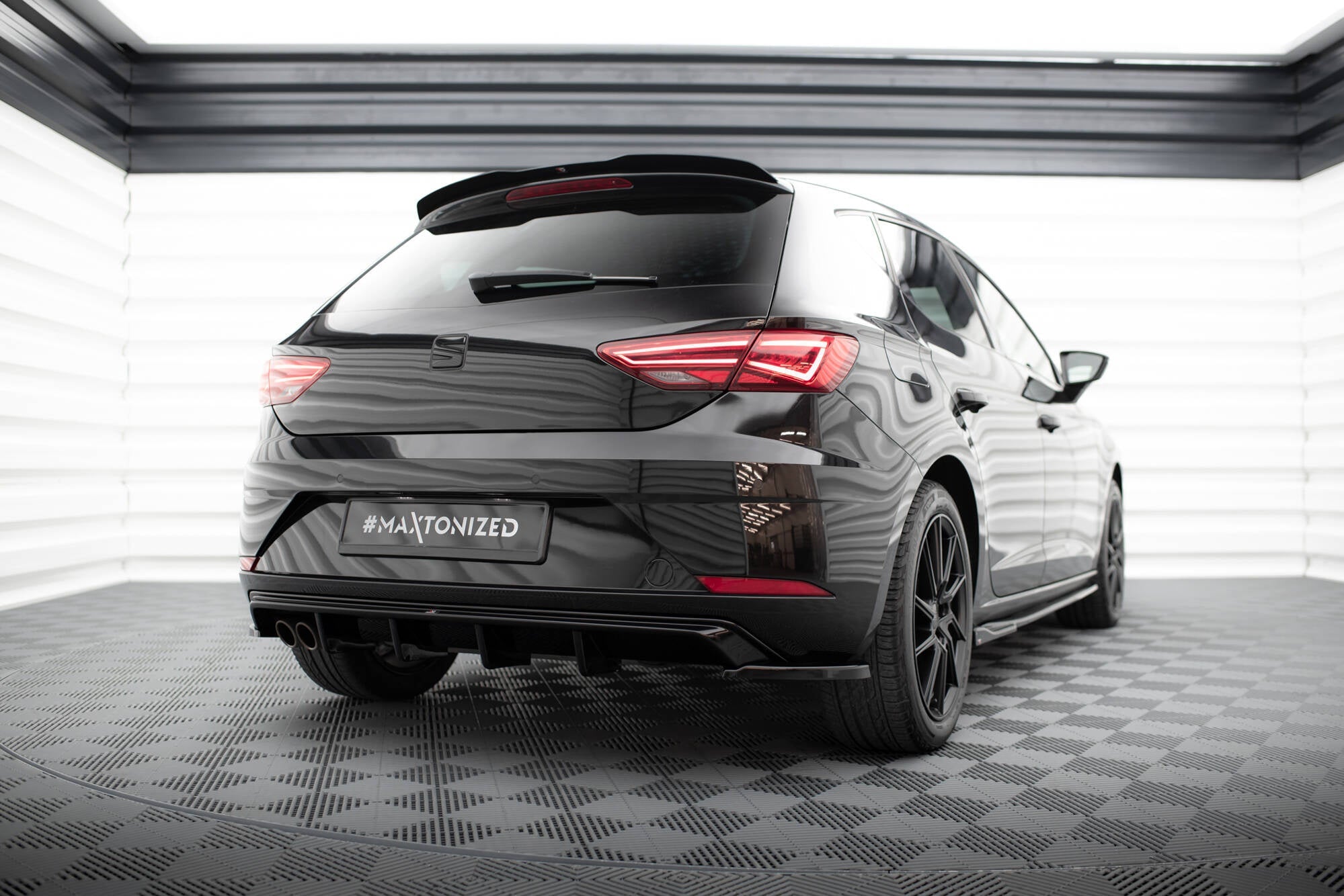 Maxton Design Difusor trasero para Seat Leon Mk3 Facelift - imagen 2