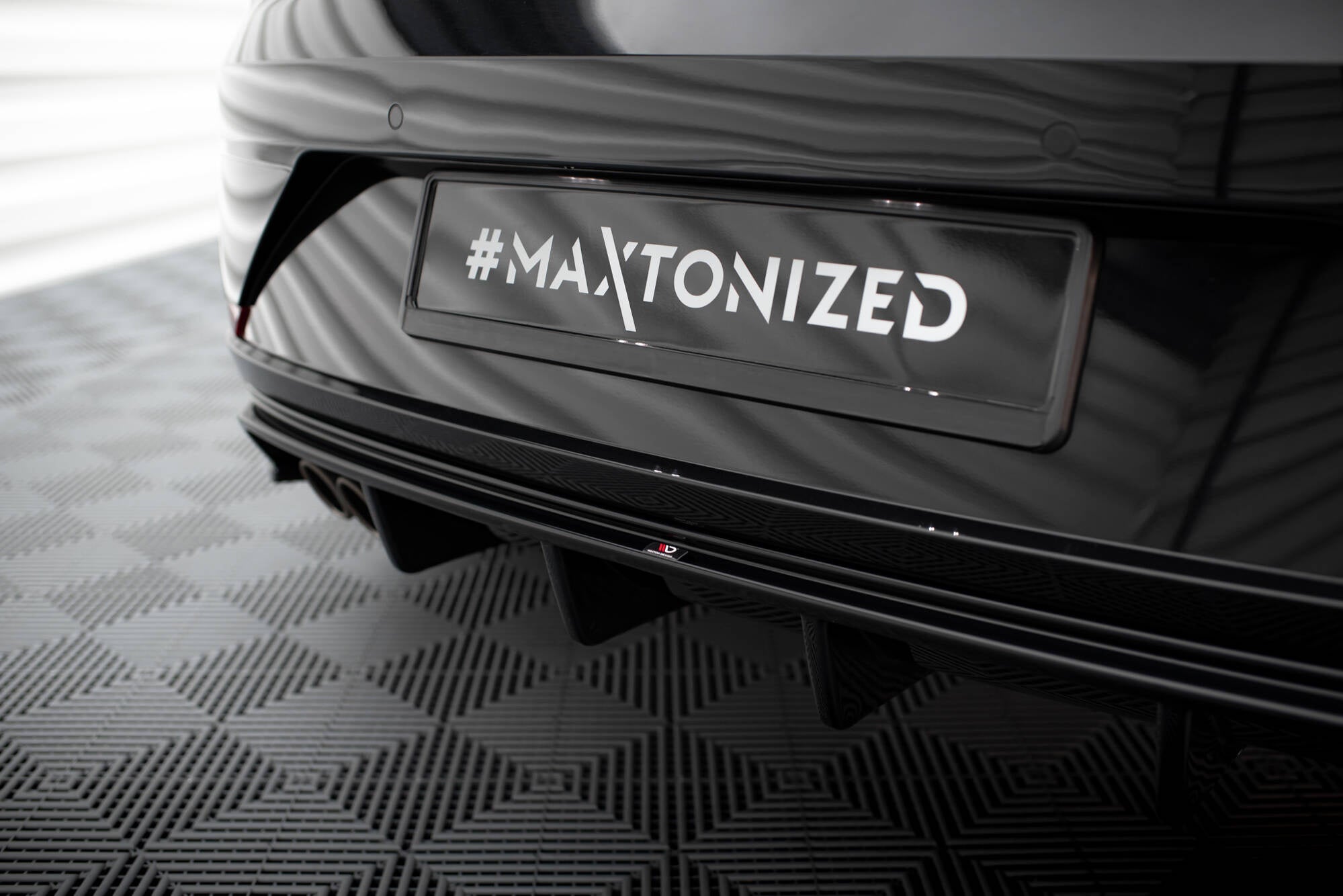 Maxton Design Difusor trasero para Seat Leon Mk3 Facelift - imagen 3