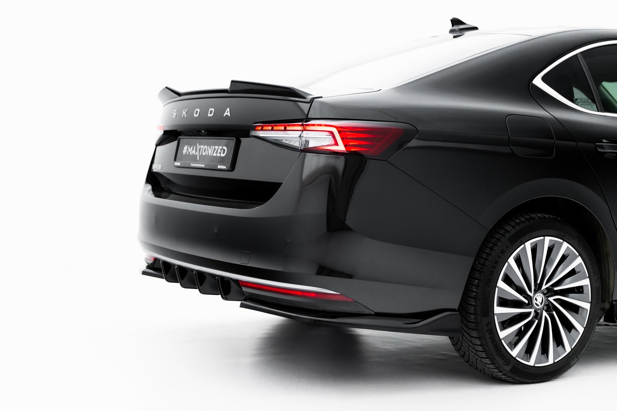 Maxton Design Difusor trasero para Skoda Superb Mk4 - imagen 5