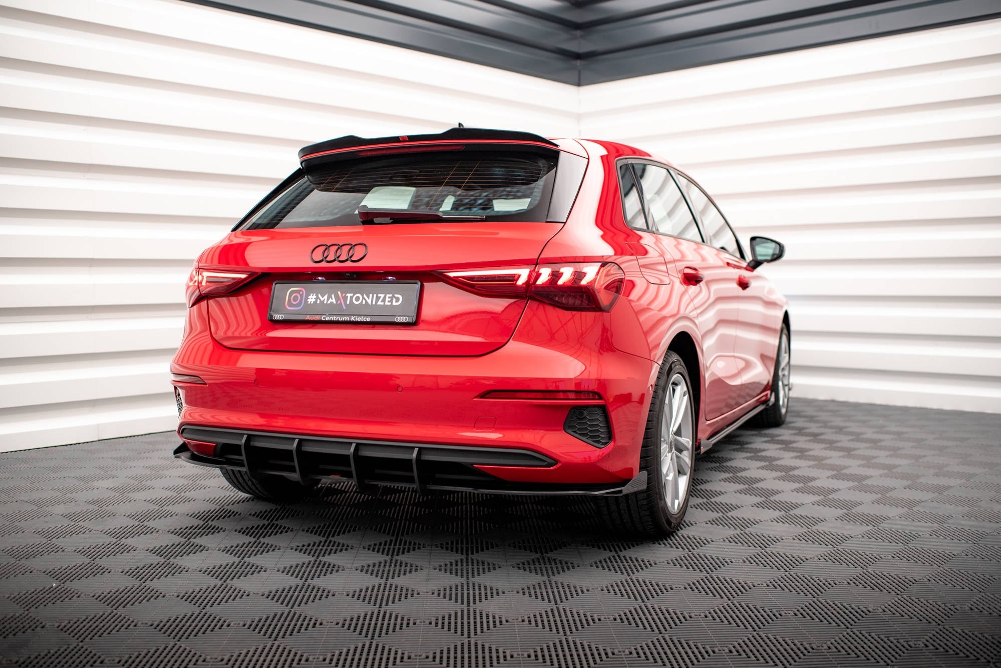 Maxton Design Street Pro Rear Valance + Flaps para Audi A3 Sportback 8Y - imagen 1