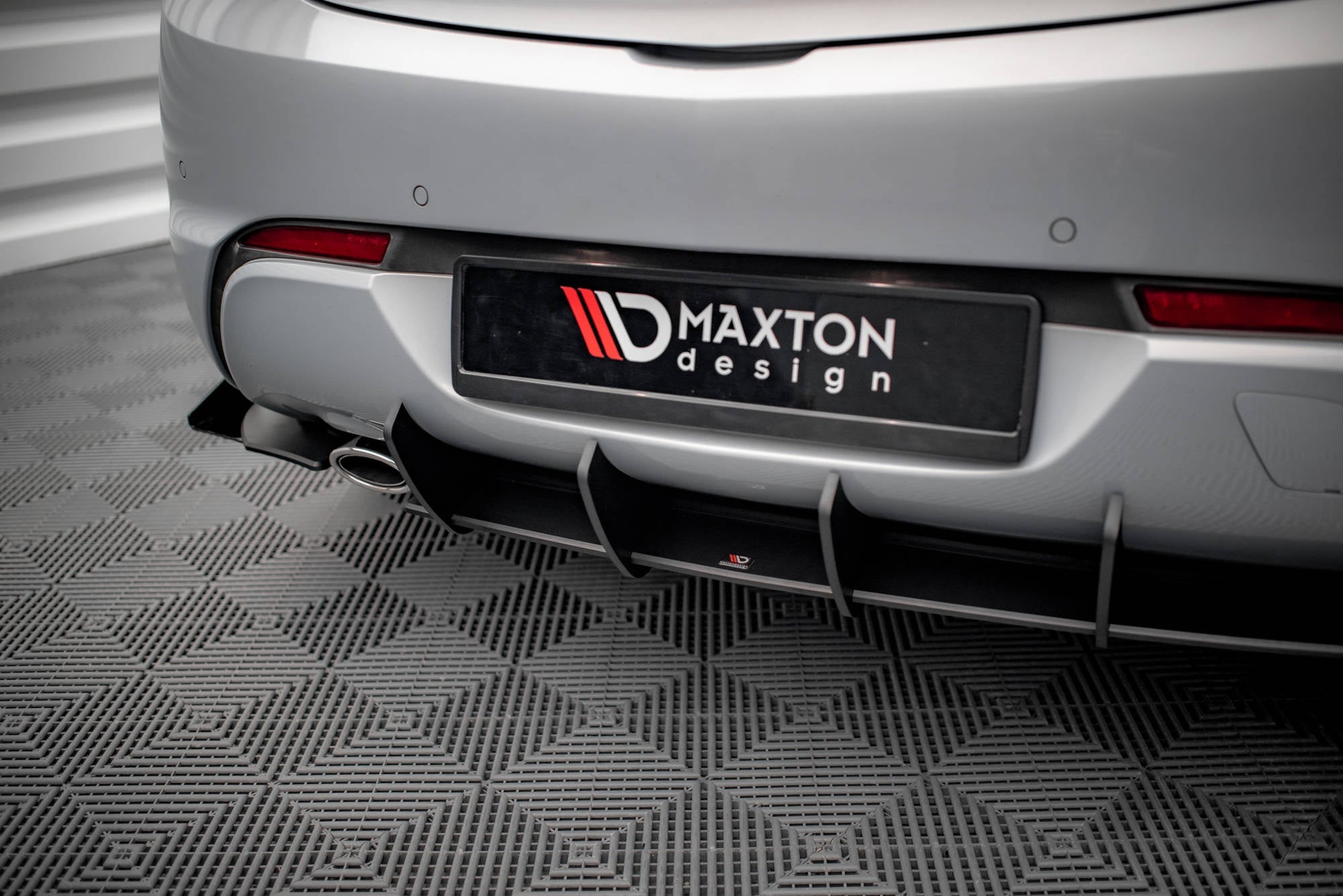 Maxton Design Street Pro Rear Valance + Flaps para Opel Astra GTC OPC-Line J - imagen 5