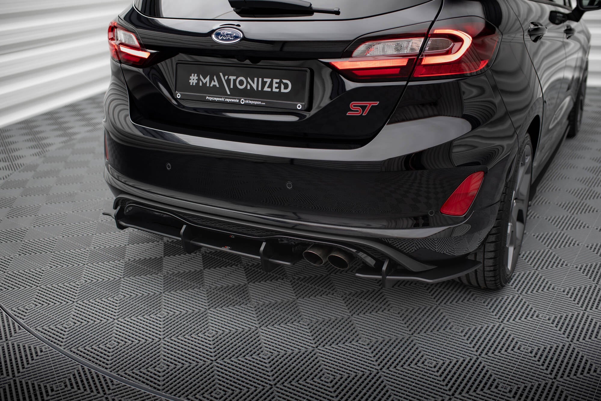 Maxton Design Street Pro Rear Valance para Ford Fiesta Mk8 ST - imagen 1