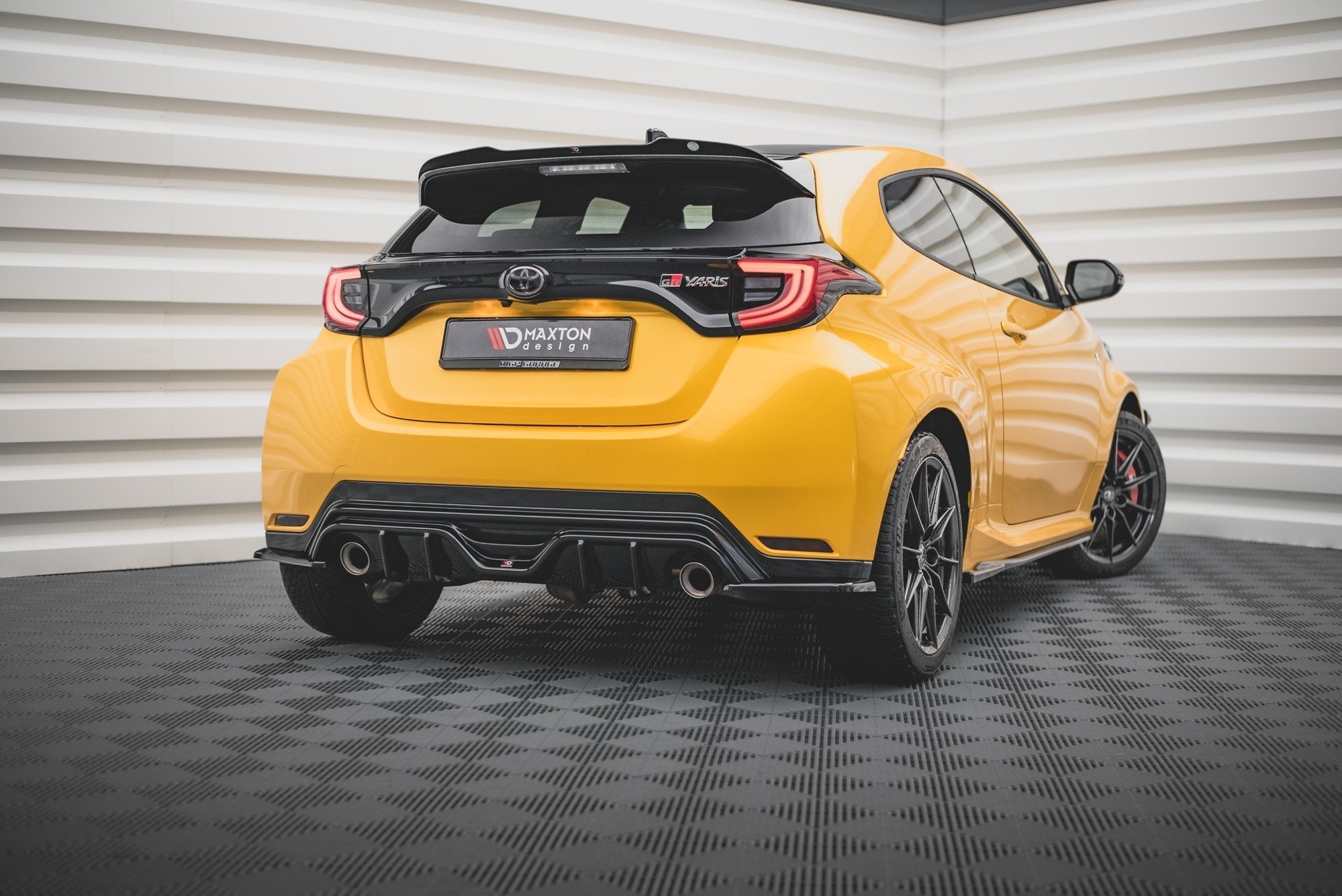 Maxton Design Difusor trasero para Toyota GR Yaris Mk4 - imagen 1