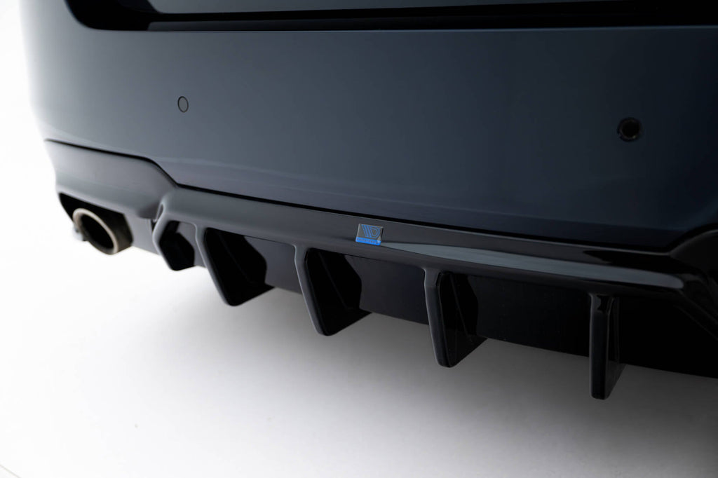 Maxton Design Difusor trasero V.2 para BMW 5 M-Pack F10 / F11 (Version with two single Exhausts) - imagen 3