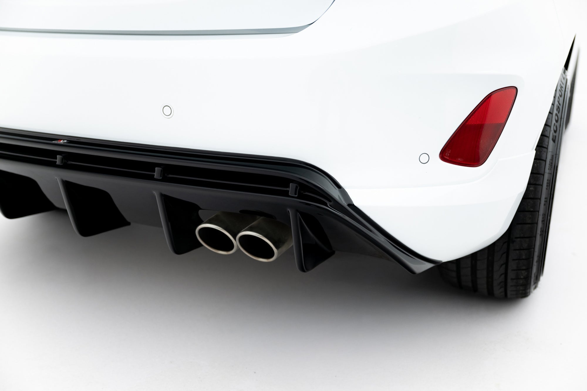 Maxton Design Difusor trasero V.2 para Ford FIesta Mk8 ST - imagen 3