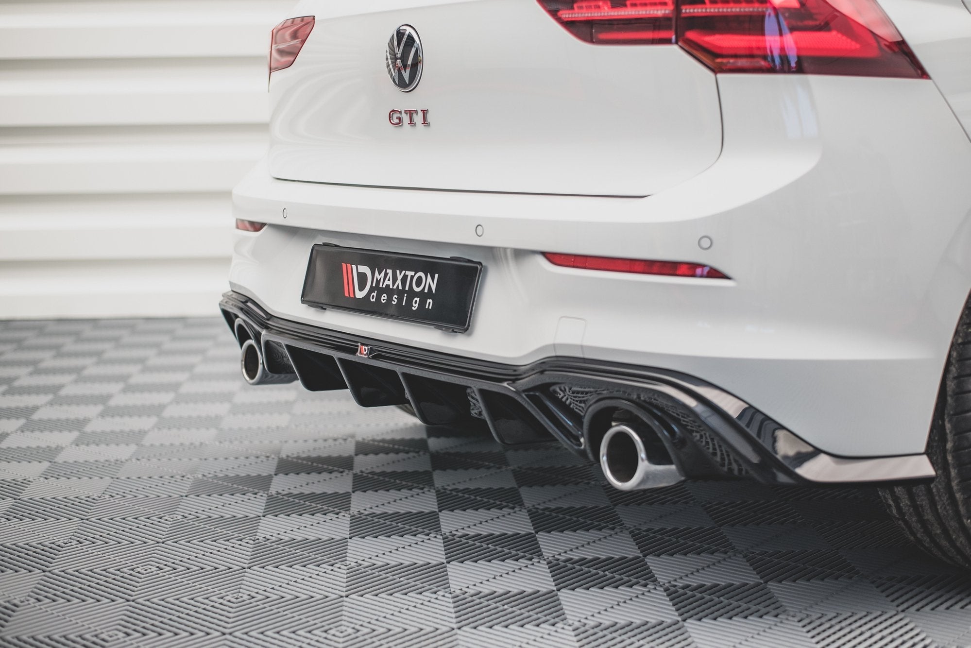 Maxton Design Difusor trasero V.2 para Volkswagen Golf GTI Mk8 - imagen 7