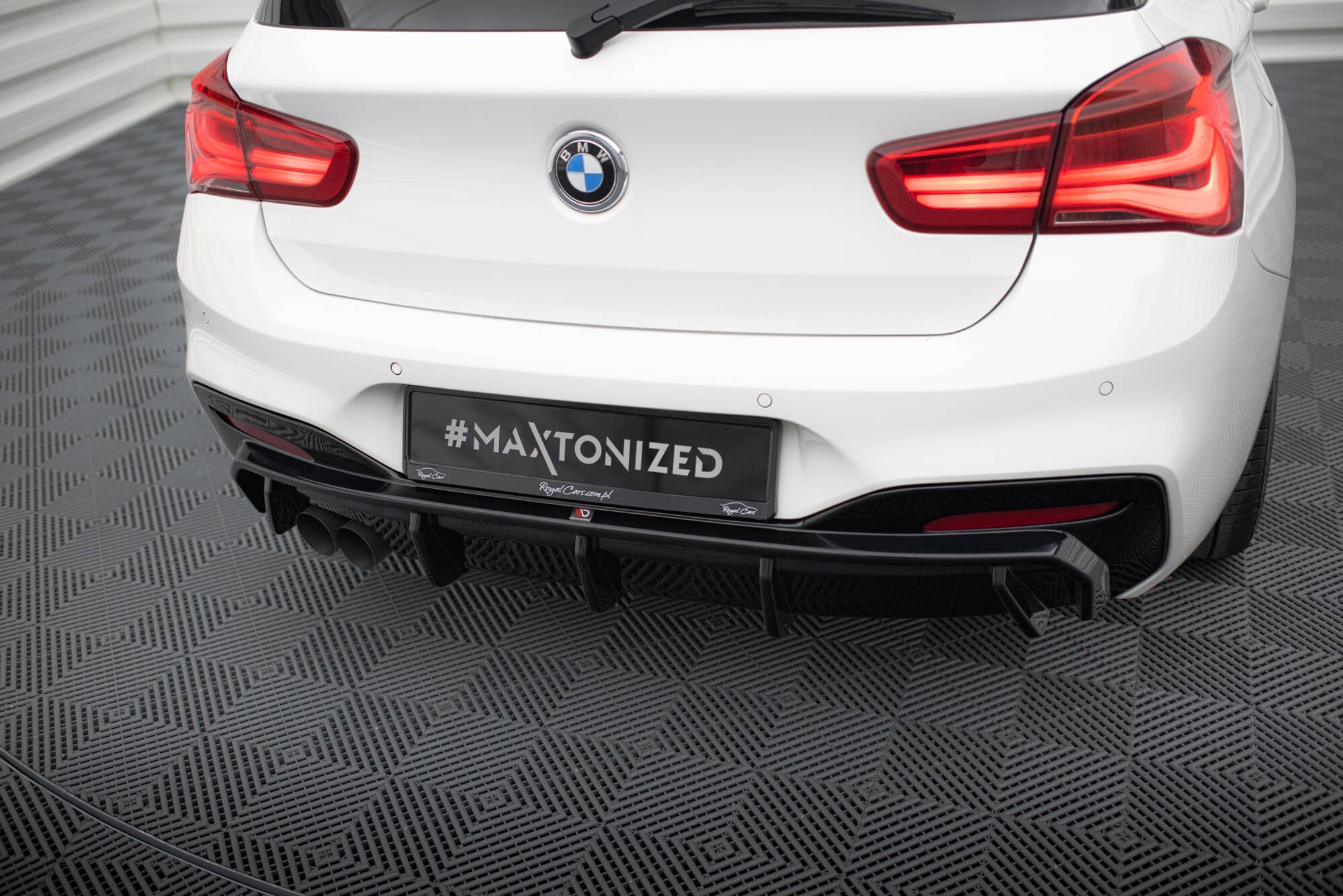 Maxton Design Difusor trasero V.3 para BMW 1 M-Pack F20 Facelift (Single side dual Exhaust version) - imagen 1