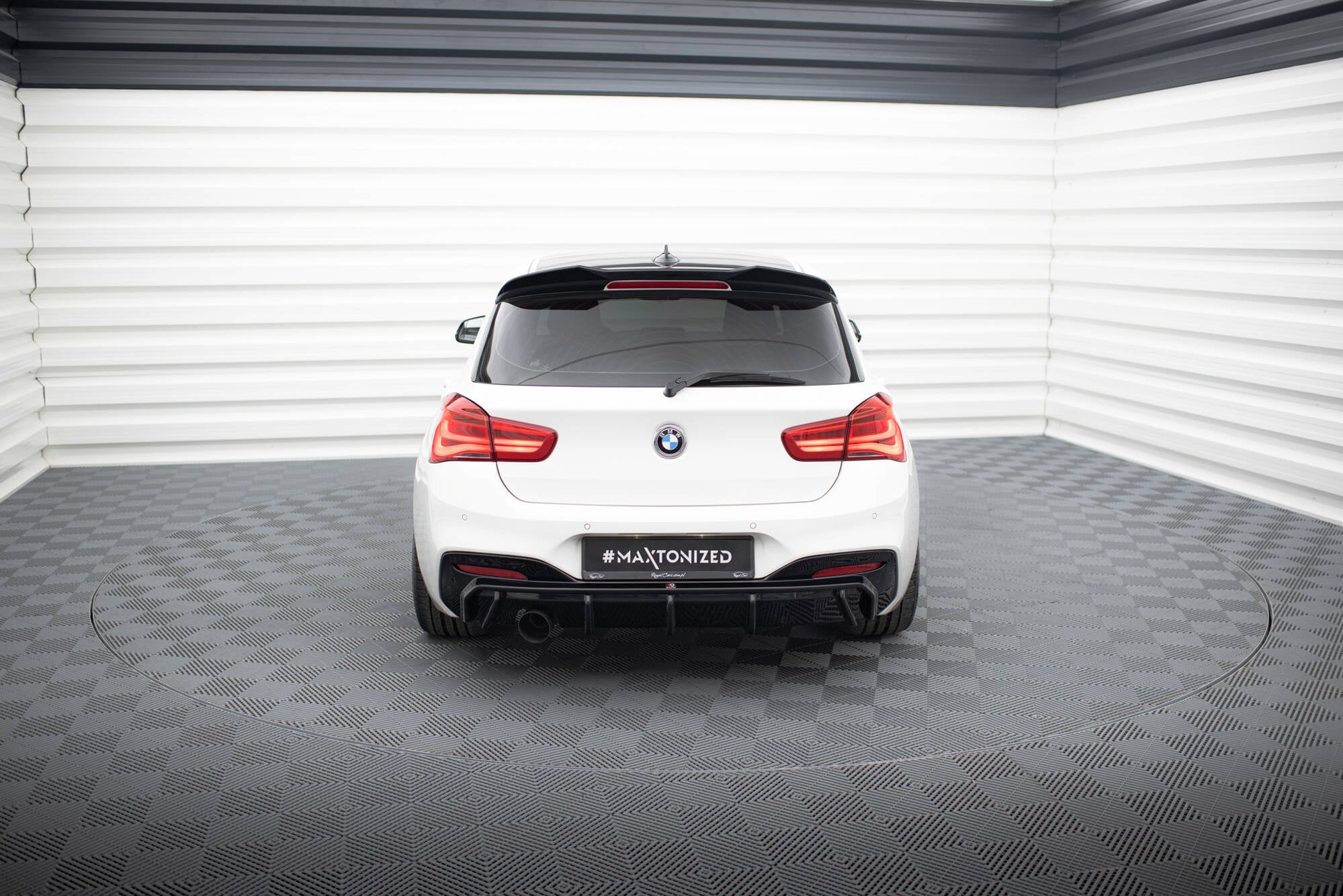 Maxton Design Difusor trasero V.3 para BMW 1 M-Pack F20 Facelift (Version with single Exhaust on one side) - imagen 2