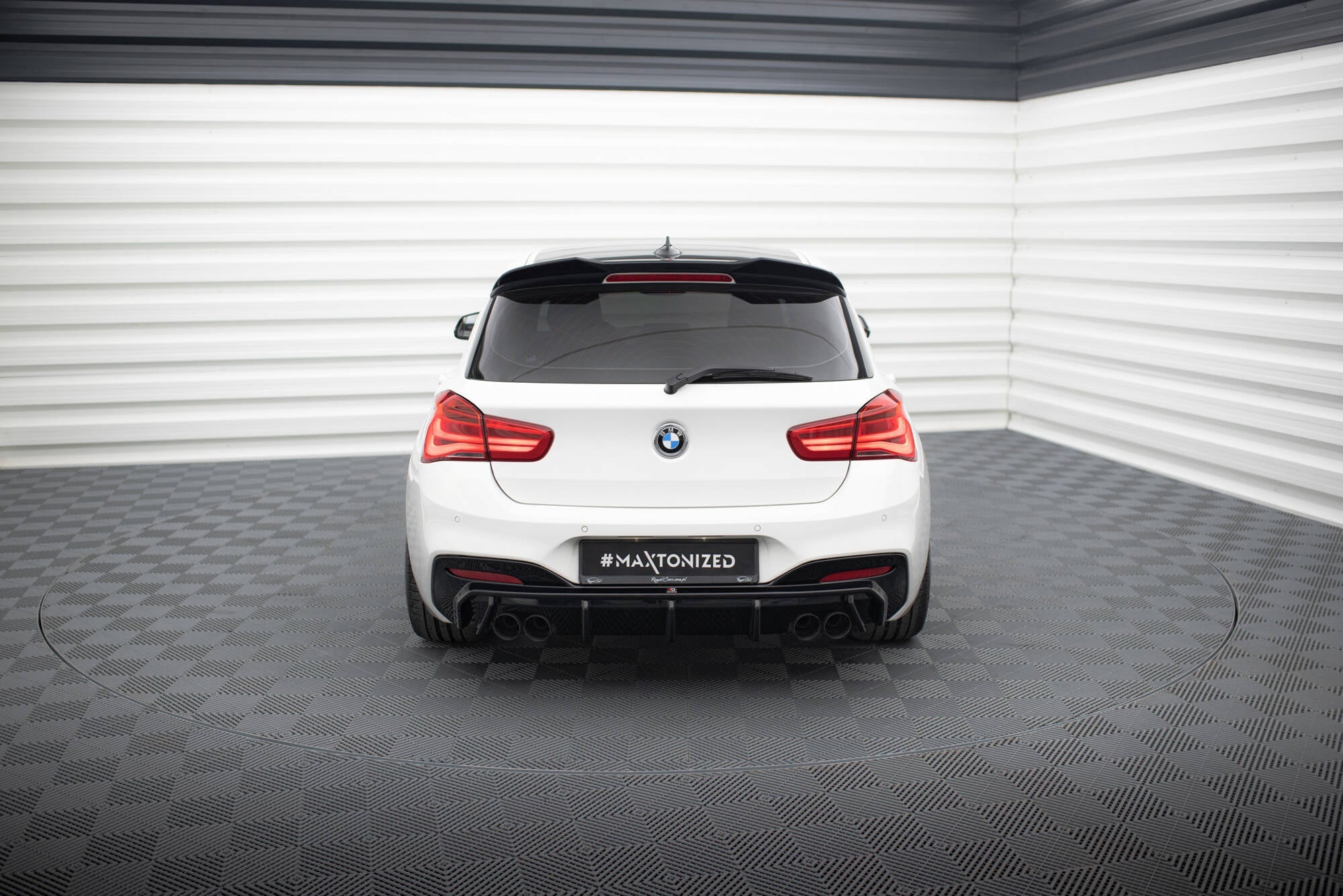 Maxton Design Difusor trasero V.3 para BMW 1 M-Pack / M140i F20 Facelift (Version with dual Exhausts on both sides) - imagen 2