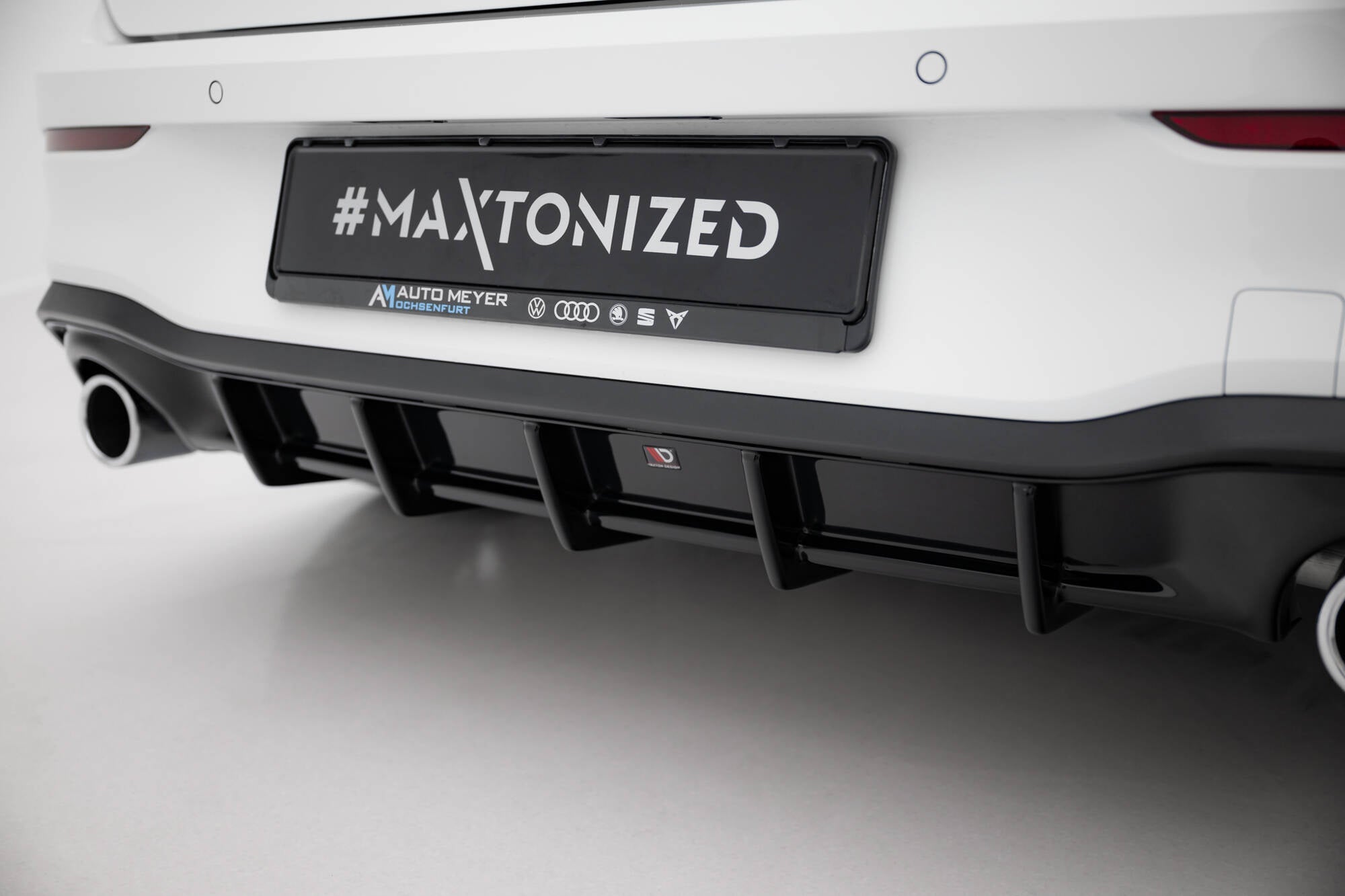 Maxton Design Difusor trasero V.3 para Volkswagen Golf GTI Mk8 - imagen 3