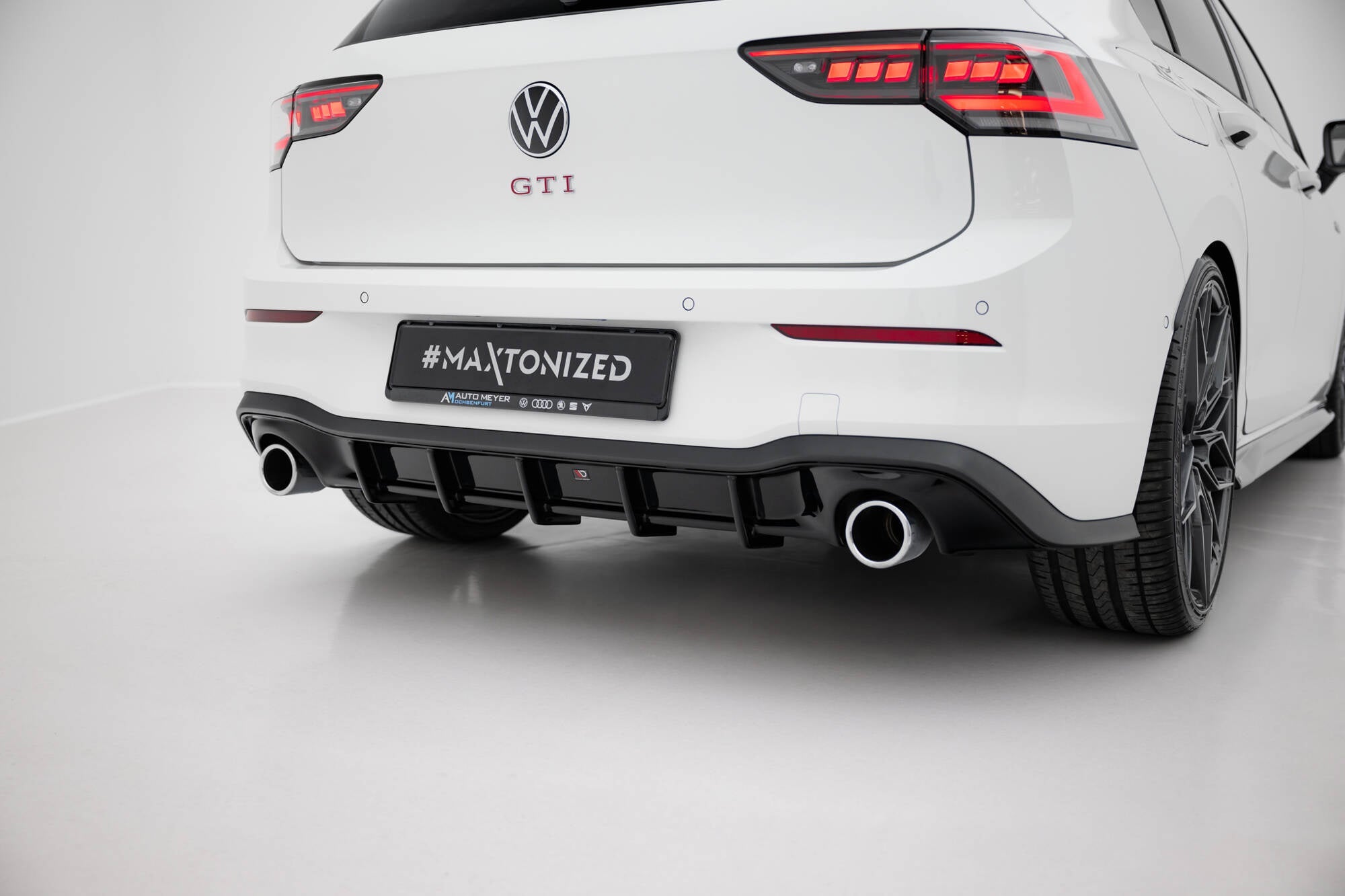 Maxton Design Difusor trasero V.3 para Volkswagen Golf GTI Mk8 - imagen 4