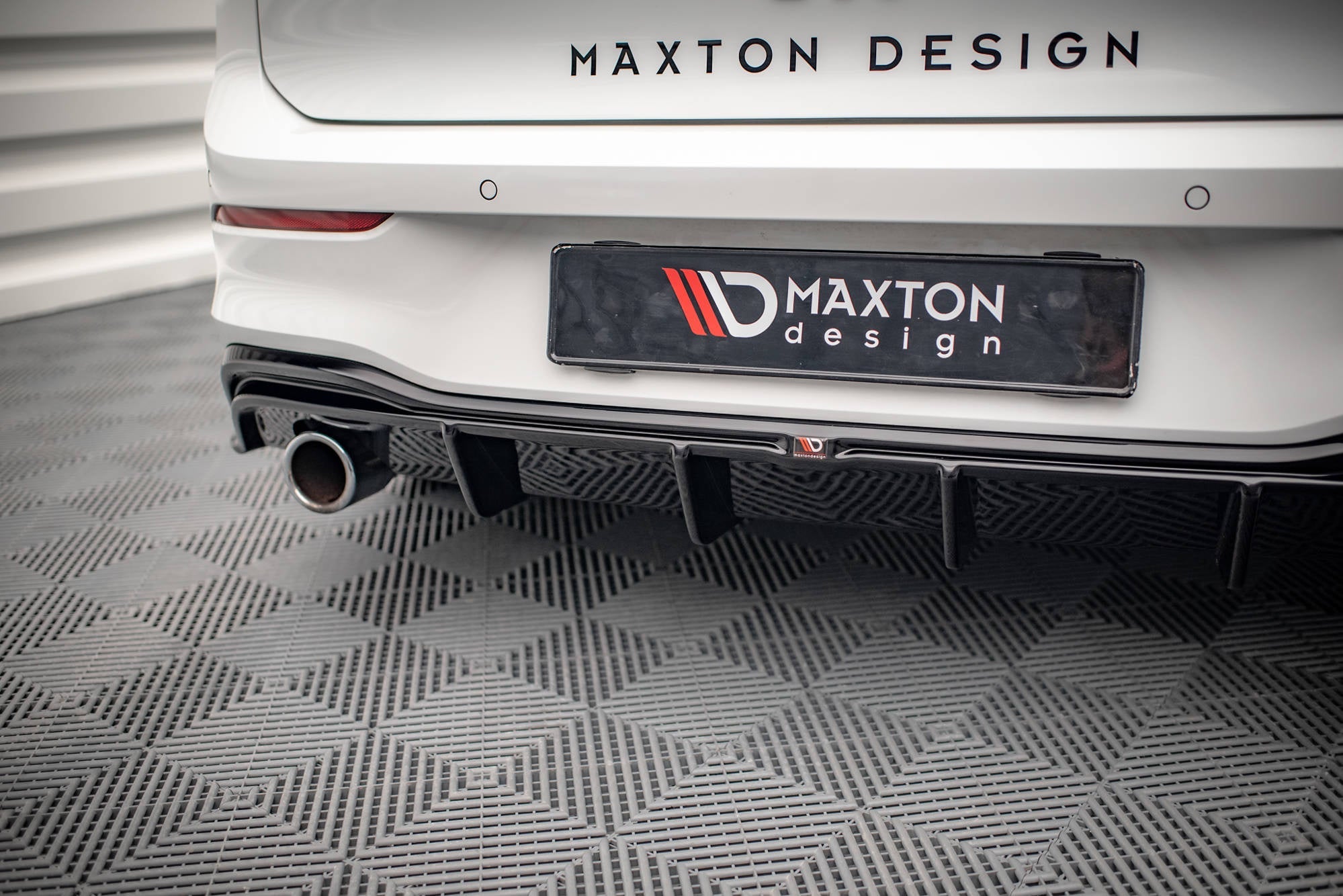 Maxton Design Difusor trasero V.4 para Volkswagen Golf GTI Mk8 - imagen 5