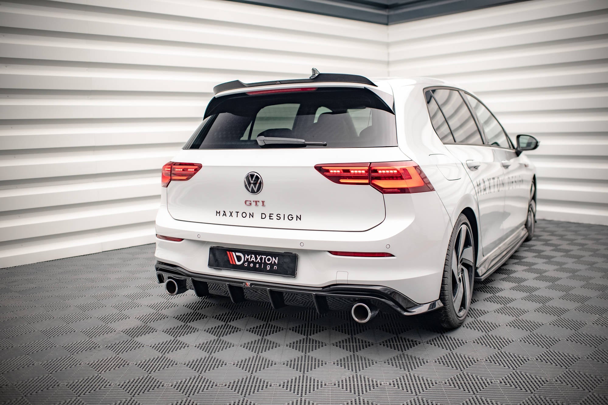 Maxton Design Difusor trasero V.4 para Volkswagen Golf GTI Mk8 - imagen 7