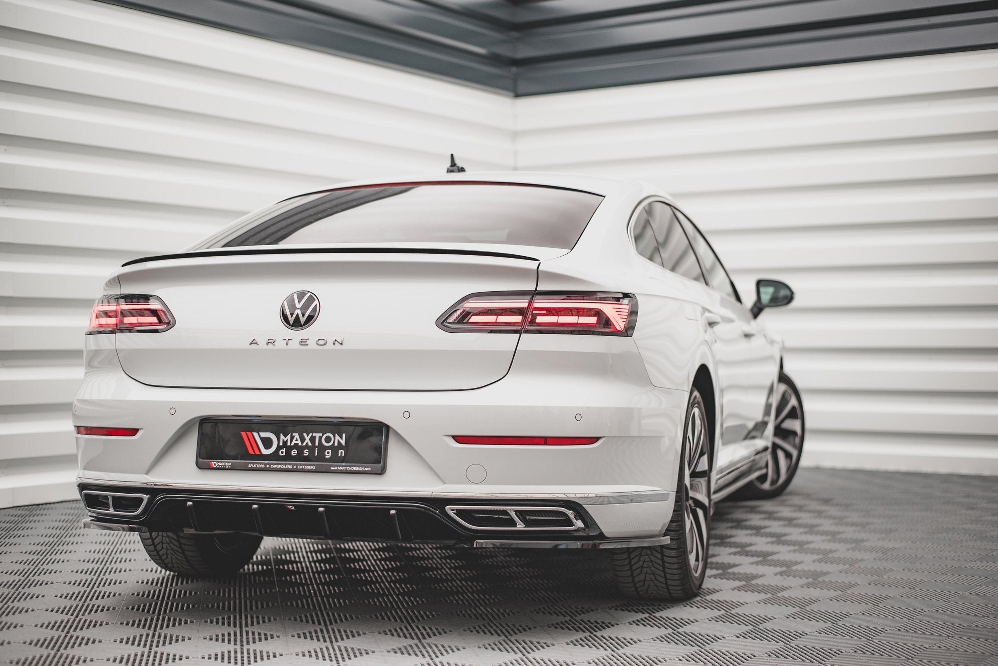 Maxton Design Difusor trasero para Volkswagen Arteon R-Line Sedan / Shooting Brake Mk1 Facelift - imagen 1