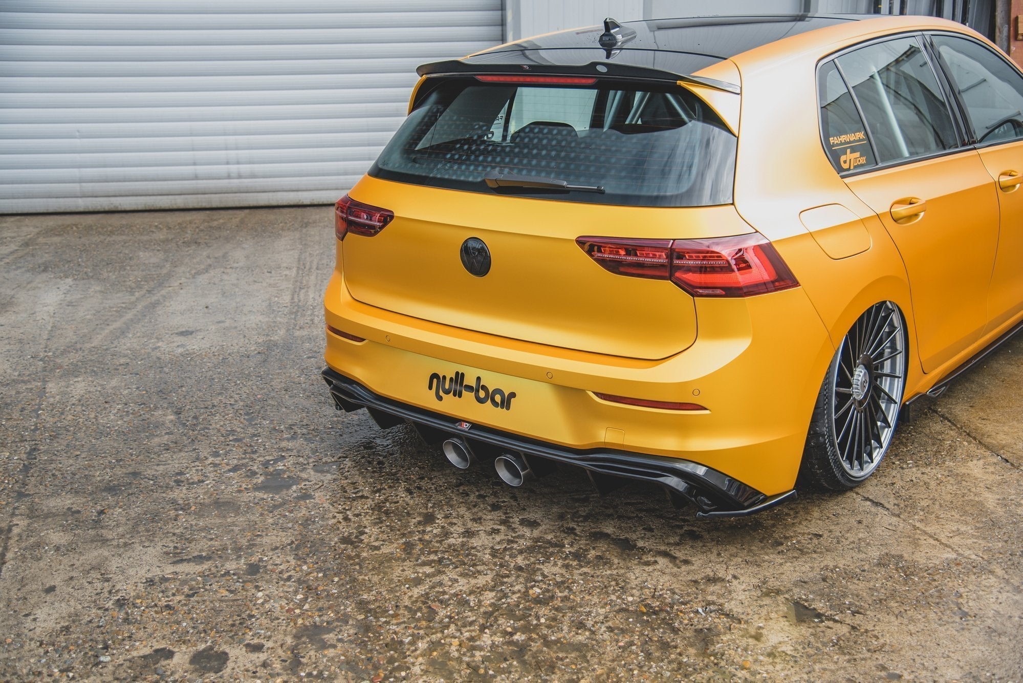 Maxton Design Difusor trasero para Volkswagen Golf Mk8 (R32 LOOK) - imagen 3