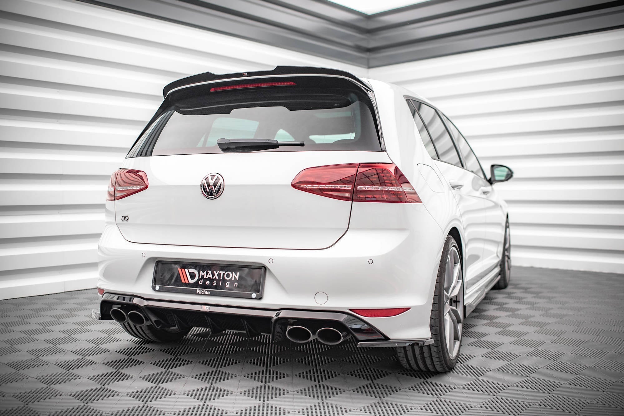 Maxton Design Difusor trasero para Volkswagen Golf R Mk7 - imagen 1