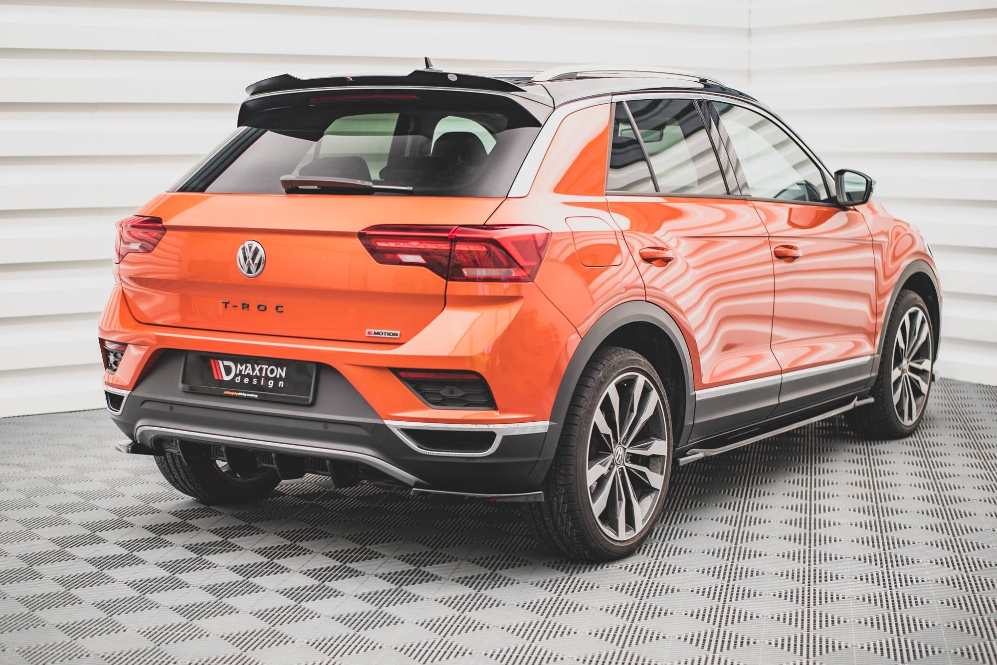 Maxton Design Difusor trasero para Volkswagen T-Roc Mk1 - imagen 1