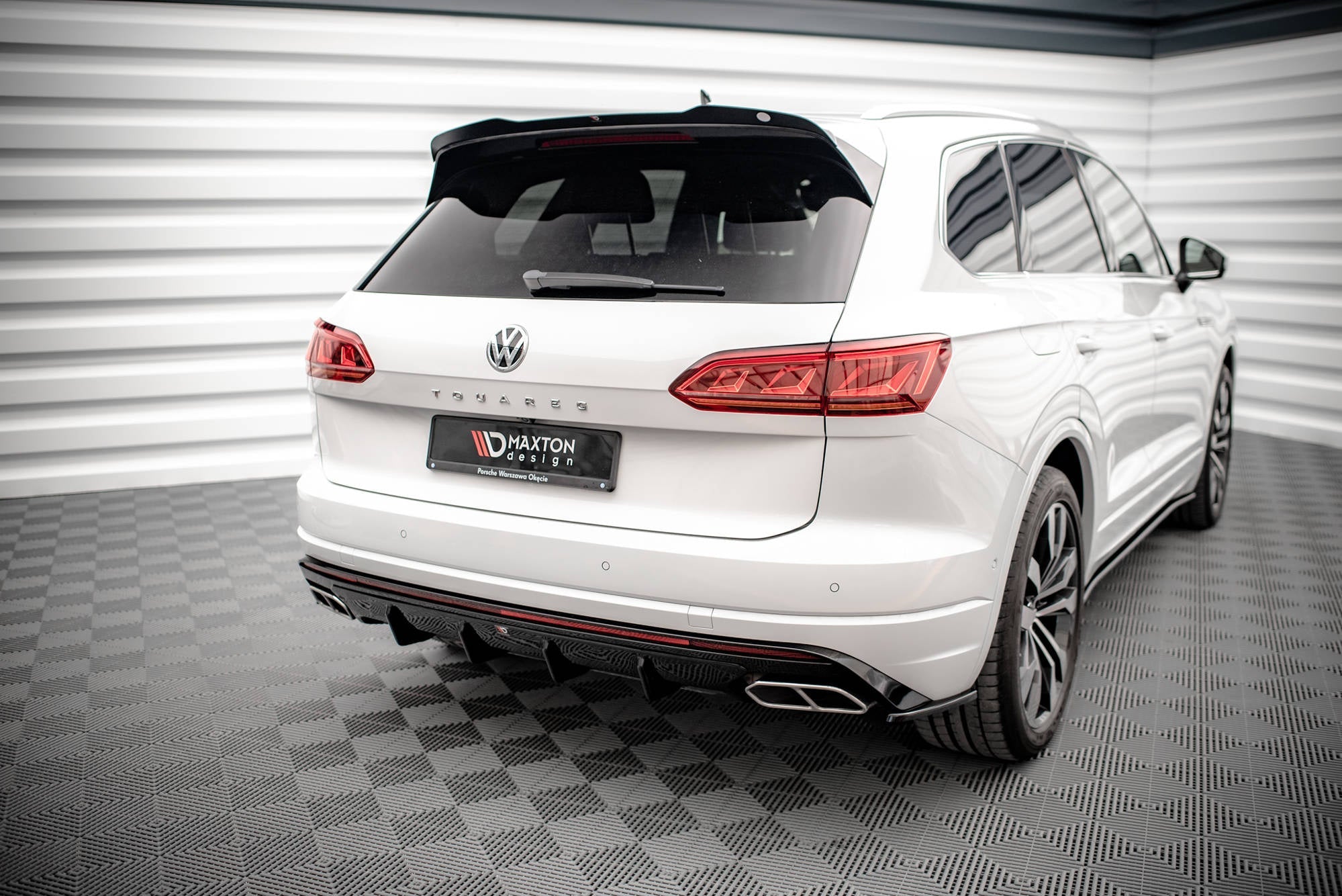Maxton Design Difusor trasero para Volkswagen Touareg R-line Mk3 - imagen 2