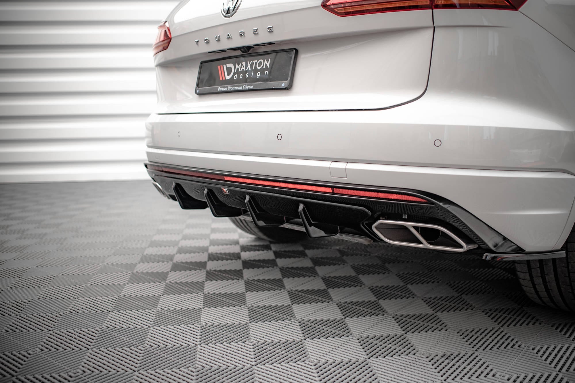 Maxton Design Difusor trasero para Volkswagen Touareg R-line Mk3 - imagen 3