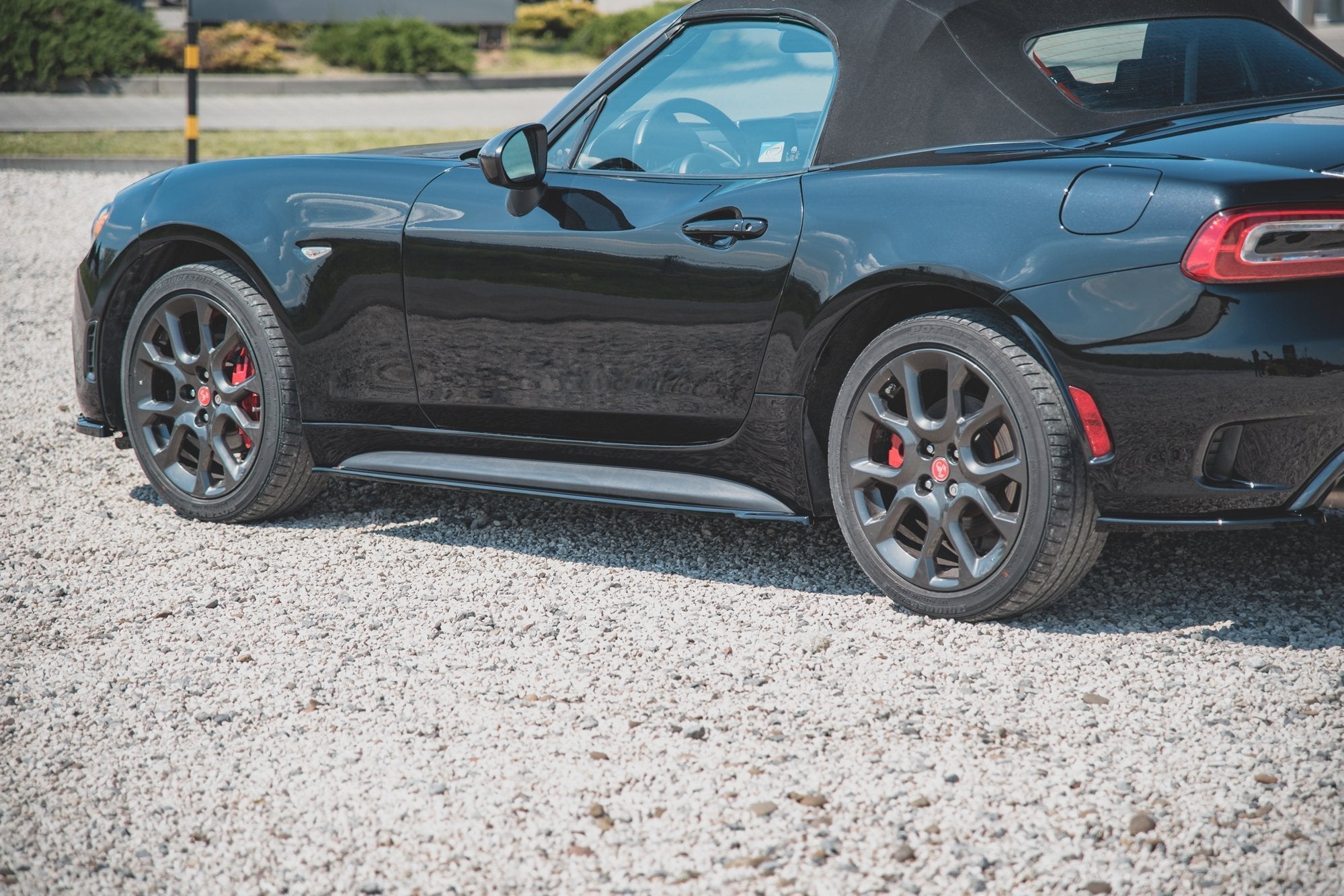 Maxton Design Difusores de taloneras laterales para Abarth 124 Spider - imagen 2