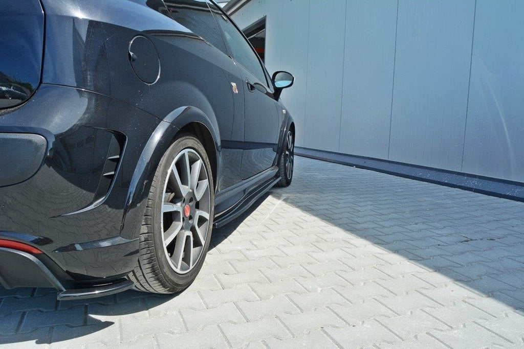 Maxton Design Difusores de taloneras laterales para Abarth Punto Evo - imagen 3
