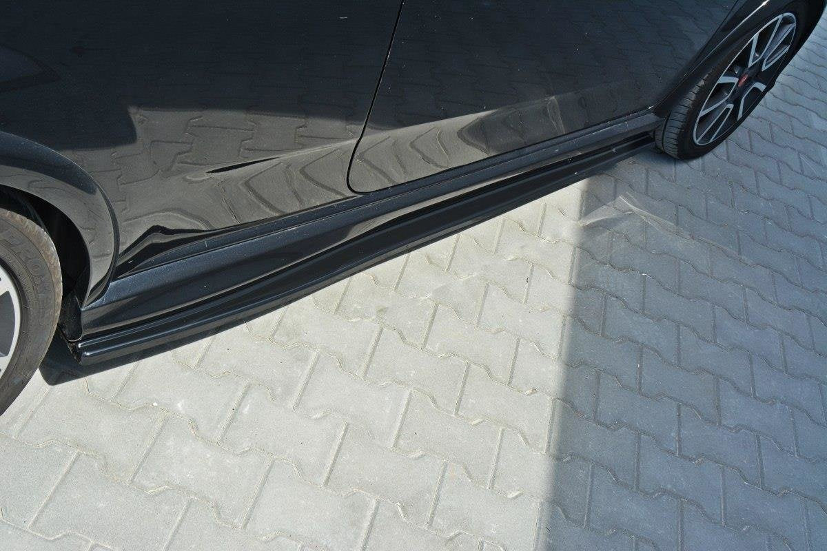 Maxton Design Difusores de taloneras laterales para Abarth Punto Evo - imagen 4