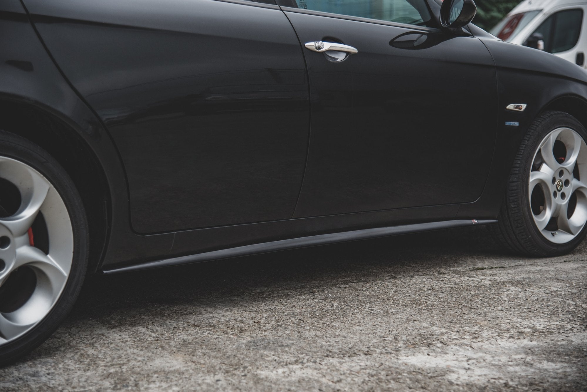 Maxton Design Difusores de taloneras laterales para Alfa Romeo 156 Facelift - imagen 1