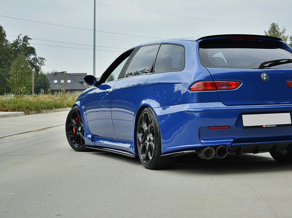 Maxton Design Difusores de taloneras laterales para Alfa Romeo 156 GTA - imagen 2