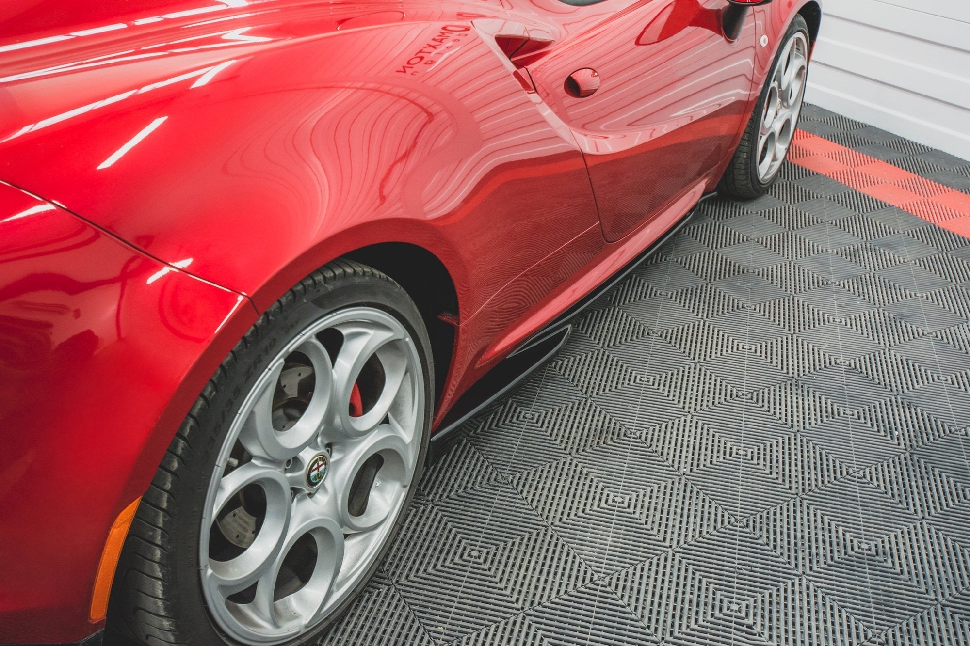 Maxton Design Difusores de taloneras laterales para Alfa Romeo 4C - imagen 1