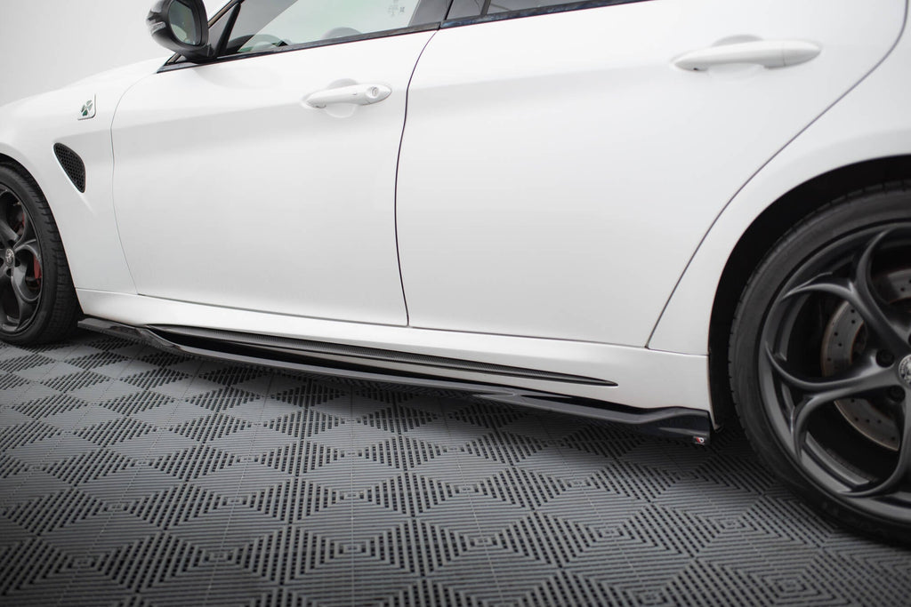 Maxton Design Difusores de taloneras laterales para Alfa Romeo Giulia Quadrifoglio - imagen 3