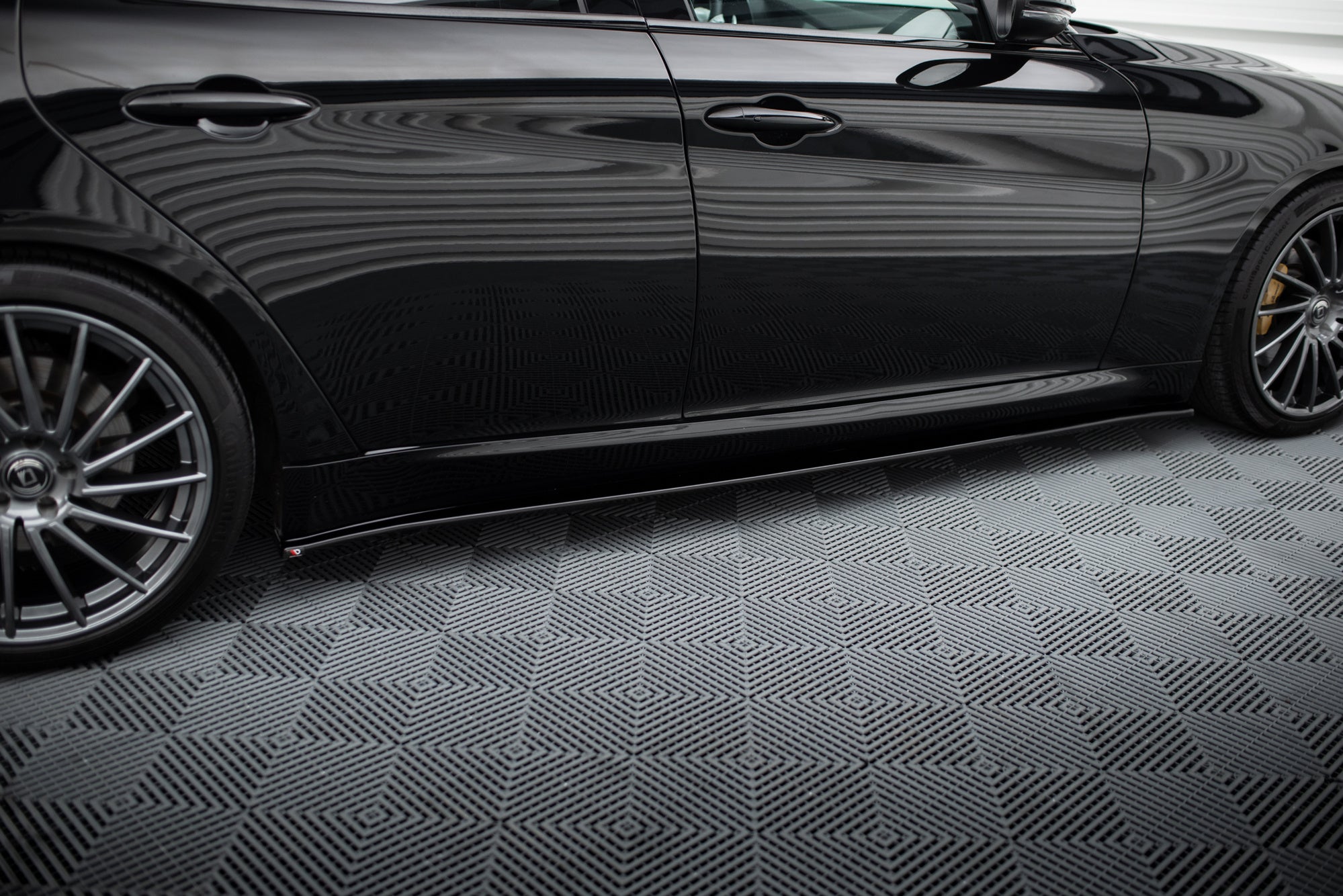 Maxton Design Difusores de taloneras laterales para Alfa Romeo Giulia Veloce - imagen 2