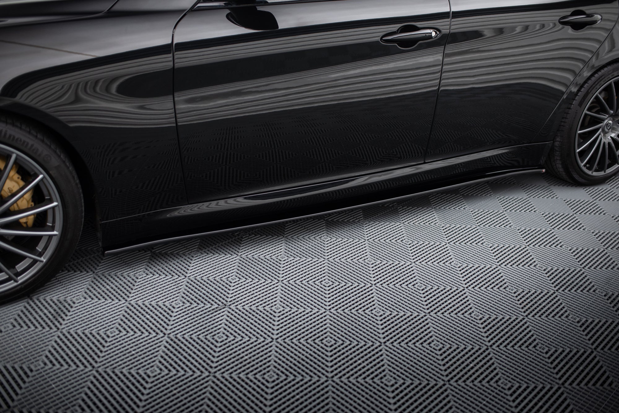 Maxton Design Difusores de taloneras laterales para Alfa Romeo Giulia Veloce - imagen 1