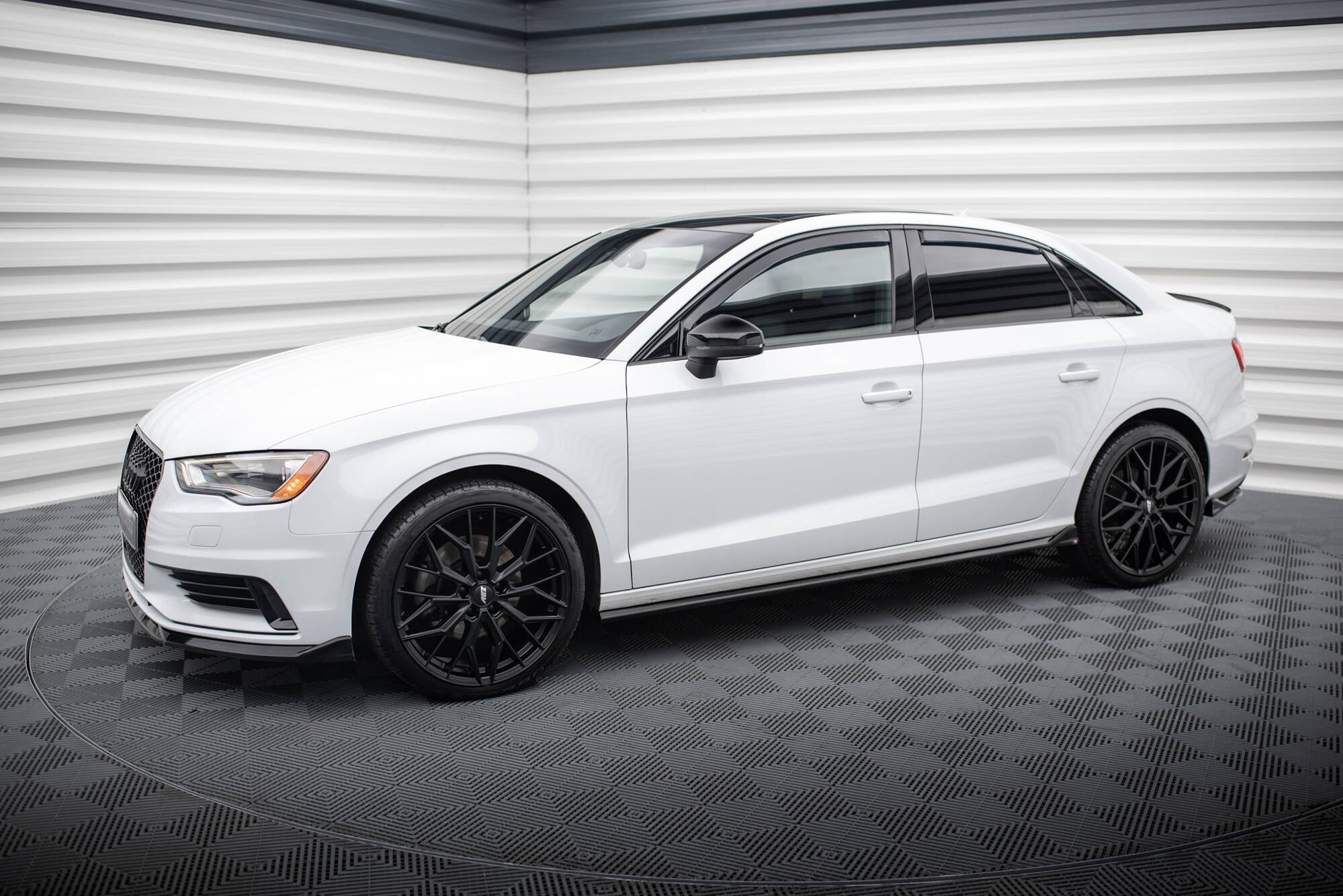 Maxton Design Difusores de taloneras laterales para Audi A3 Sedan 8V - imagen 2