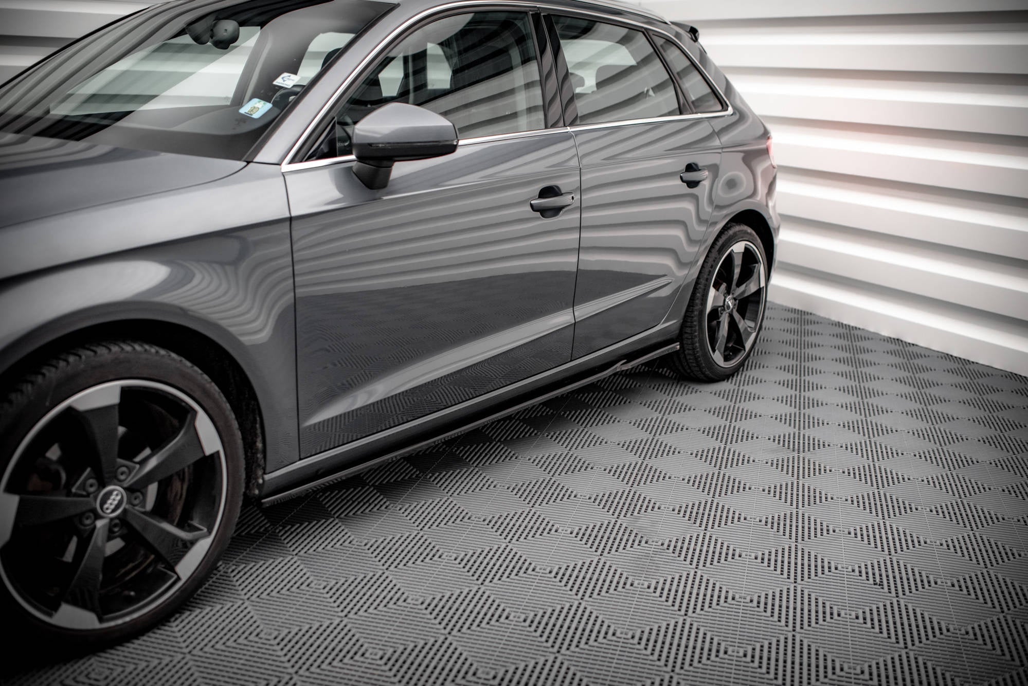 Maxton Design Difusores de taloneras laterales para Audi A3 Sportback 8V - imagen 1