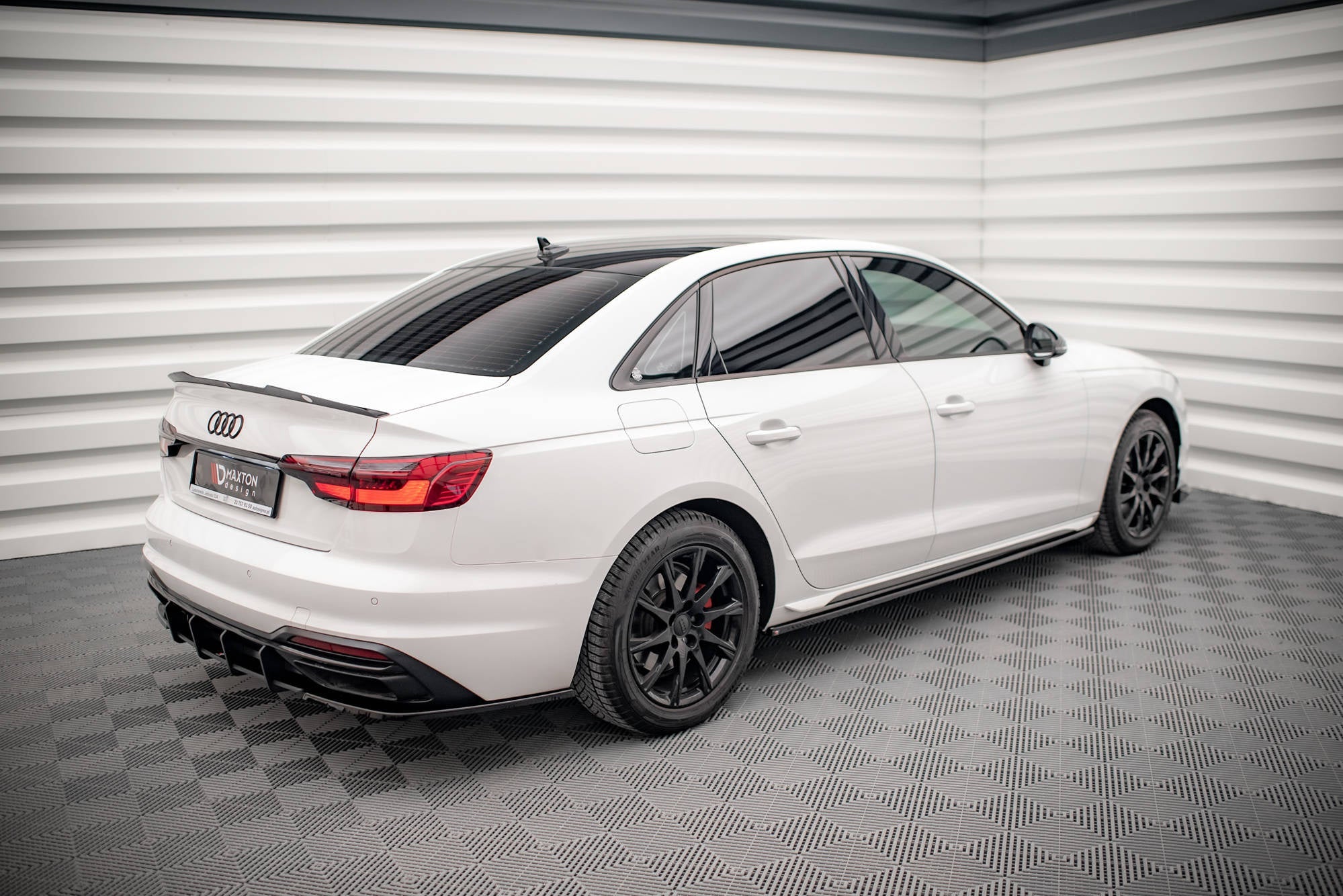 Maxton Design Difusores de taloneras laterales para Audi A4 Sedan / Avant B9 Facelift - imagen 3