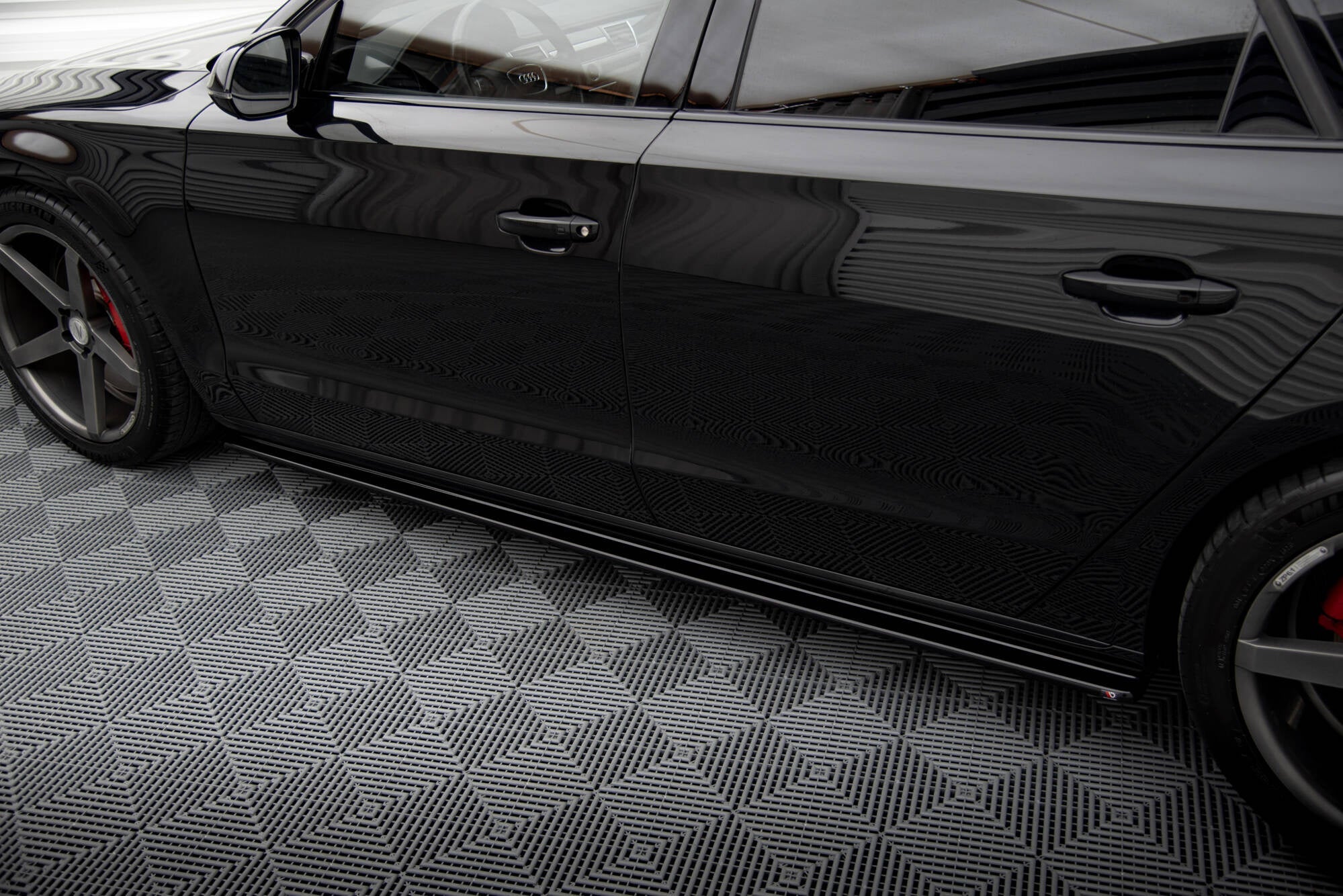Maxton Design Difusores de taloneras laterales para Audi A8 D4 - imagen 3