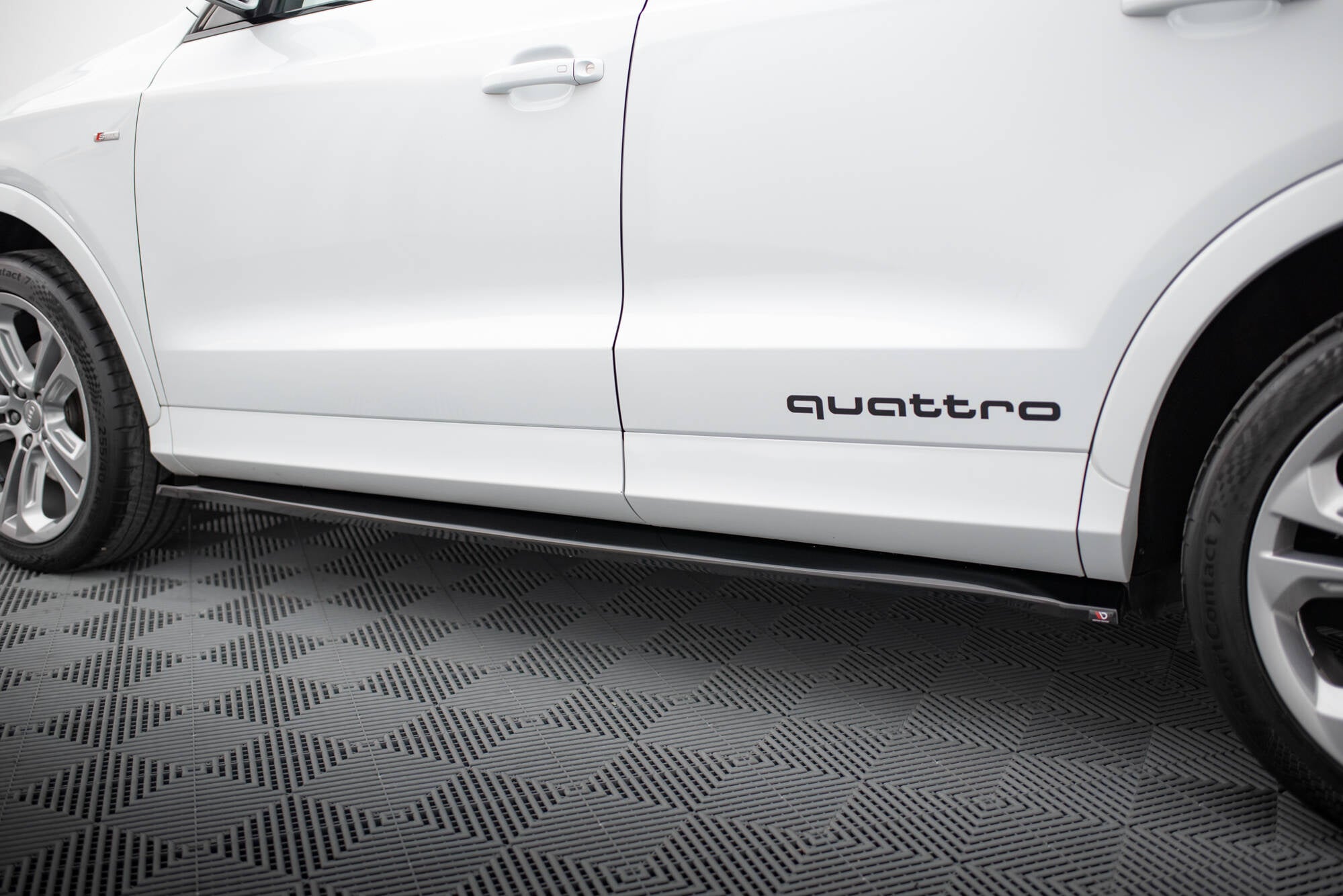 Maxton Design Difusores de taloneras laterales para Audi Q3 S-line 8U - imagen 3