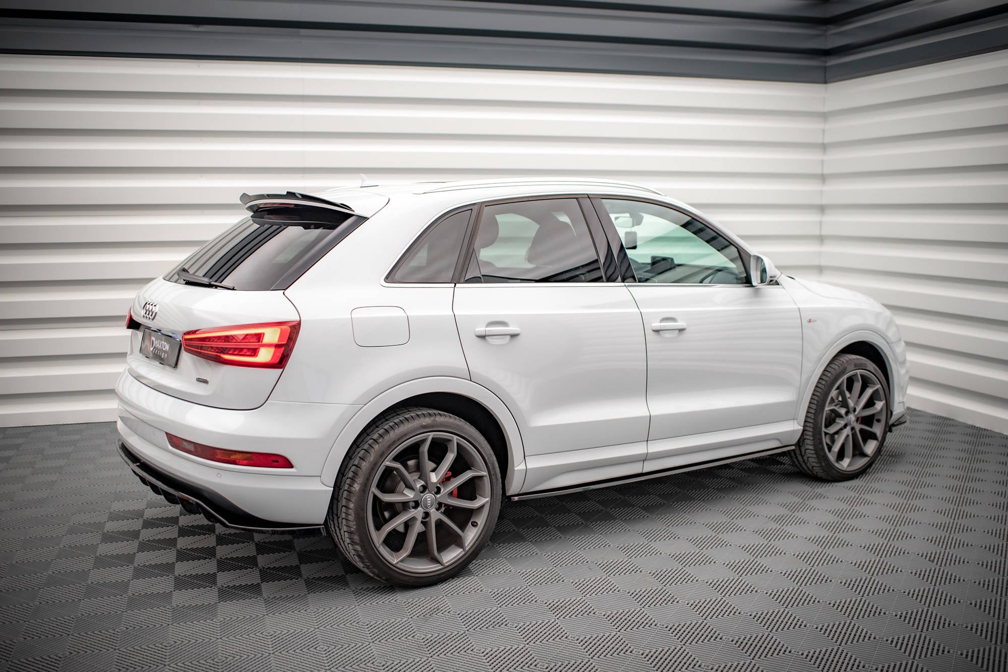 Maxton Design Difusores de taloneras laterales para Audi Q3 Sport 8U Facelift - imagen 3