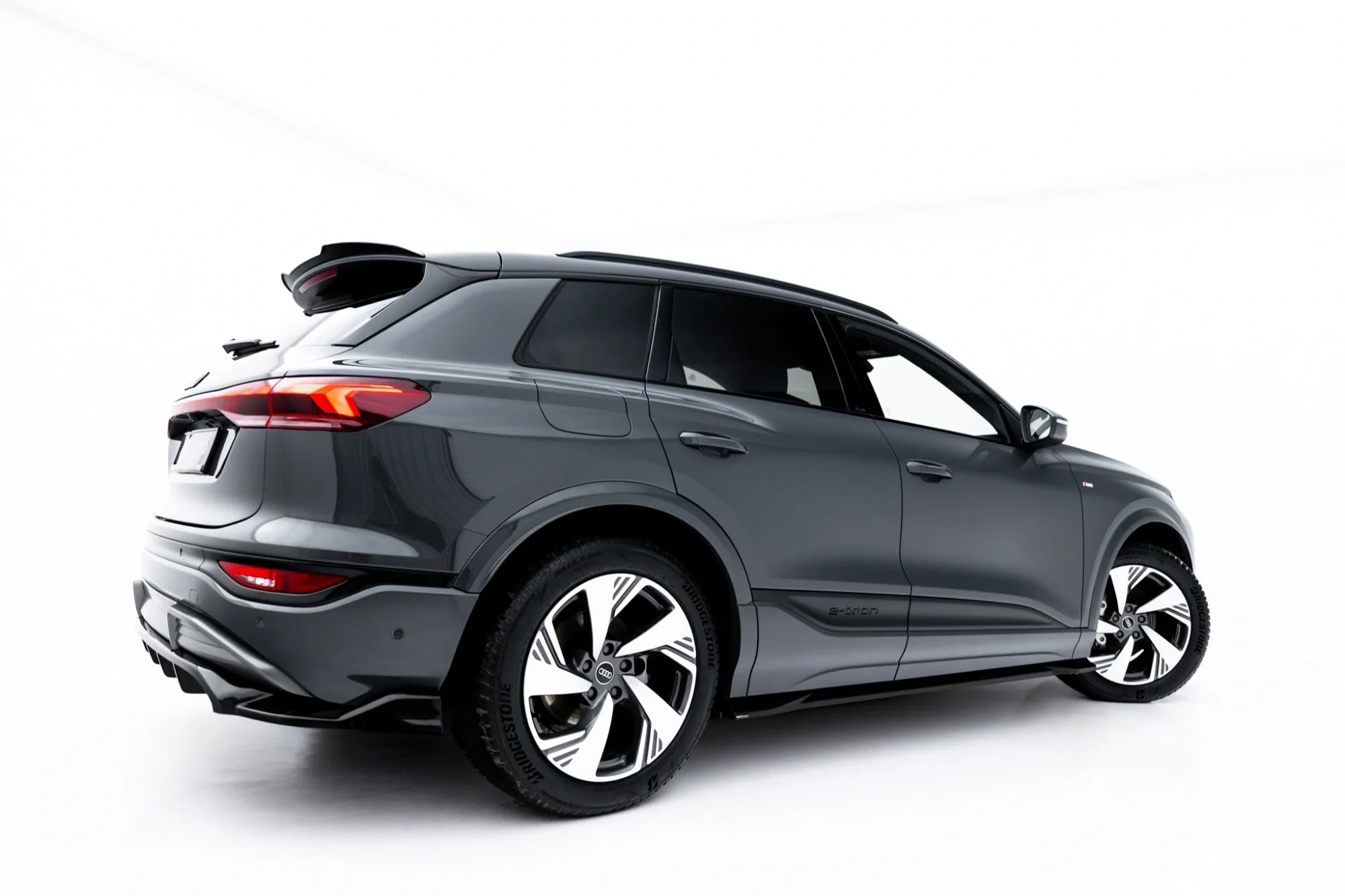 Maxton Design Difusores de taloneras laterales para Audi Q6 e-tron Standard / S-Line / SQ6 e-tron SUV / Sportback Mk1 - imagen 1