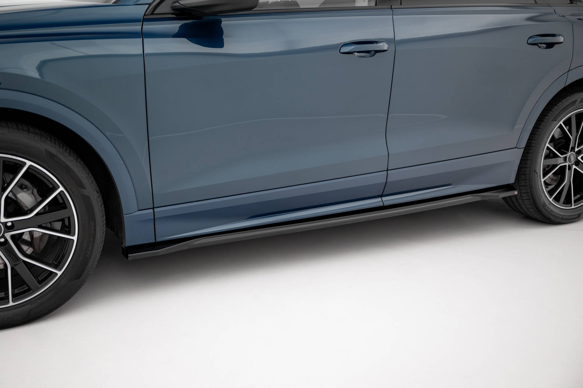Maxton Design Difusores de taloneras laterales para Audi Q8 Mk1 - imagen 1
