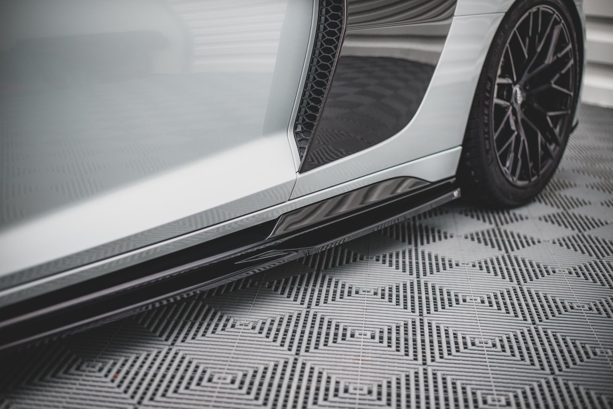 Maxton Design Difusores de taloneras laterales para Audi R8 Mk2 Facelift - imagen 2