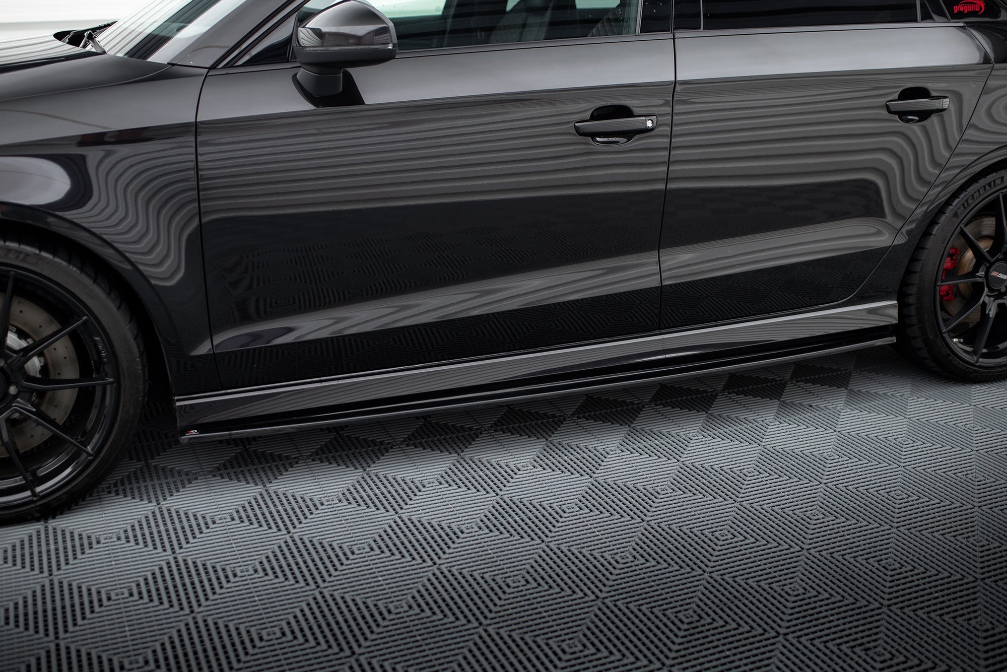 Maxton Design Difusores de taloneras laterales para Audi RS3 Sedan 8V Facelift - imagen 1