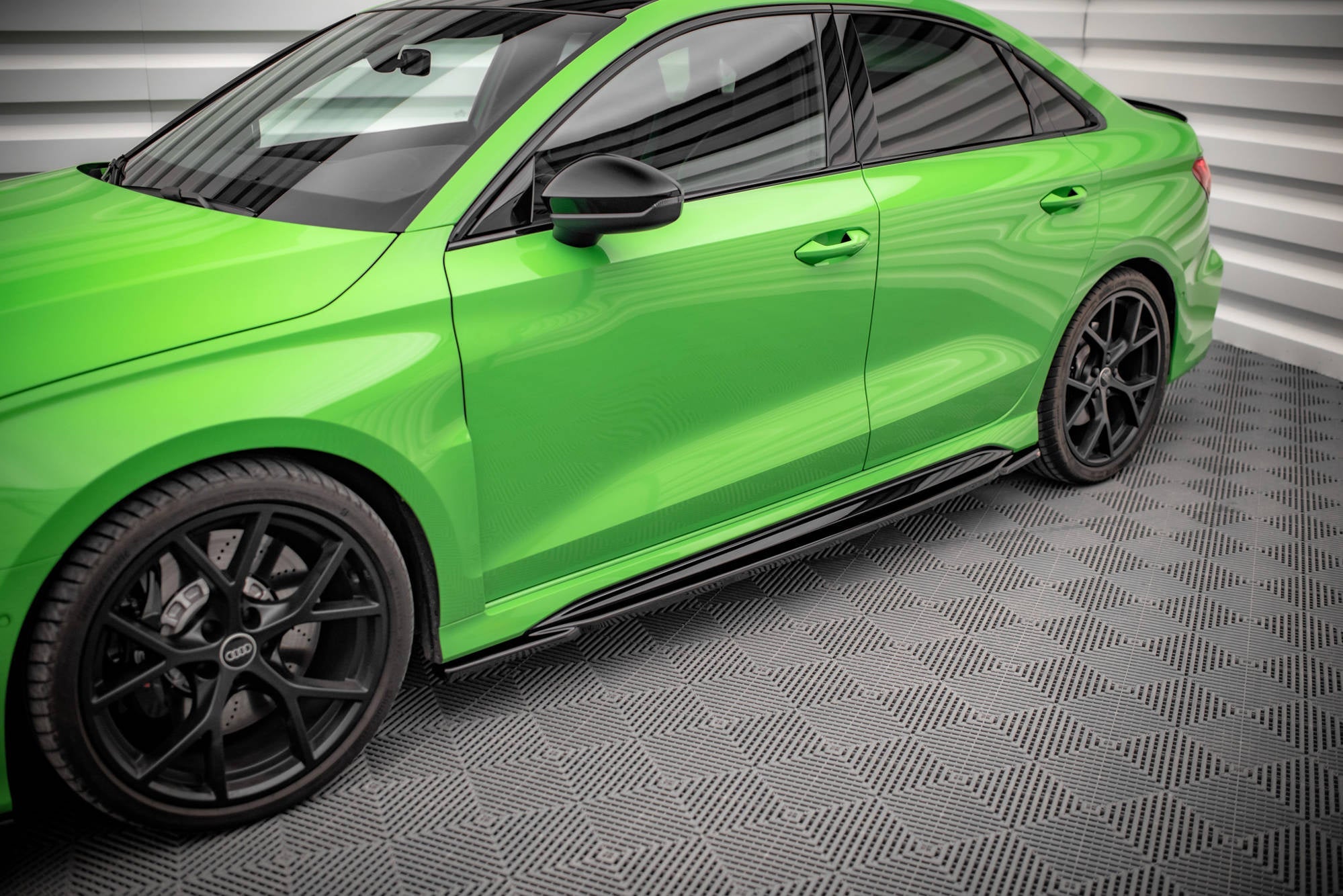 Maxton Design Difusores de taloneras laterales para Audi RS3 Sedan 8Y - imagen 1