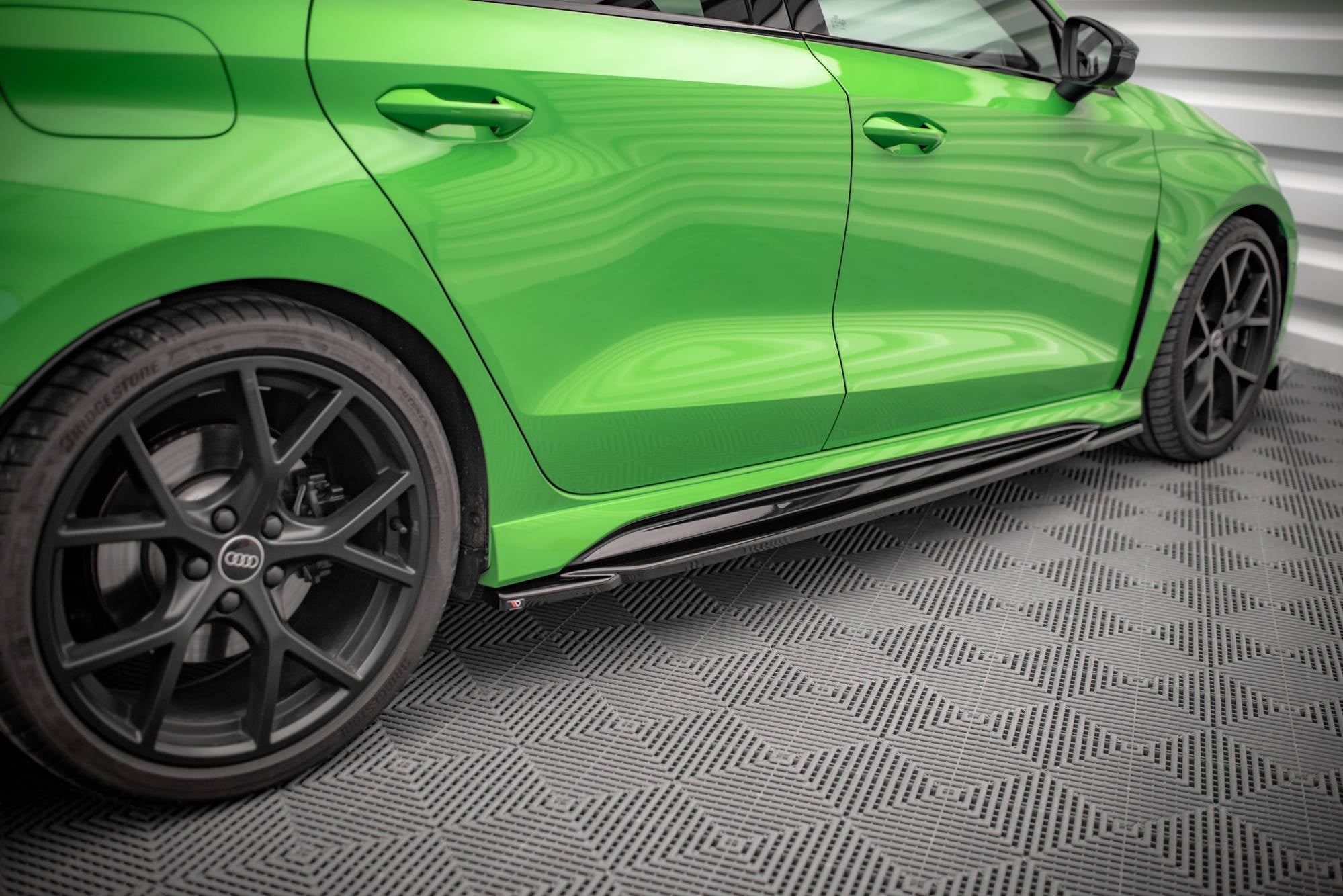 Maxton Design Difusores de taloneras laterales para Audi RS3 Sedan 8Y - imagen 3