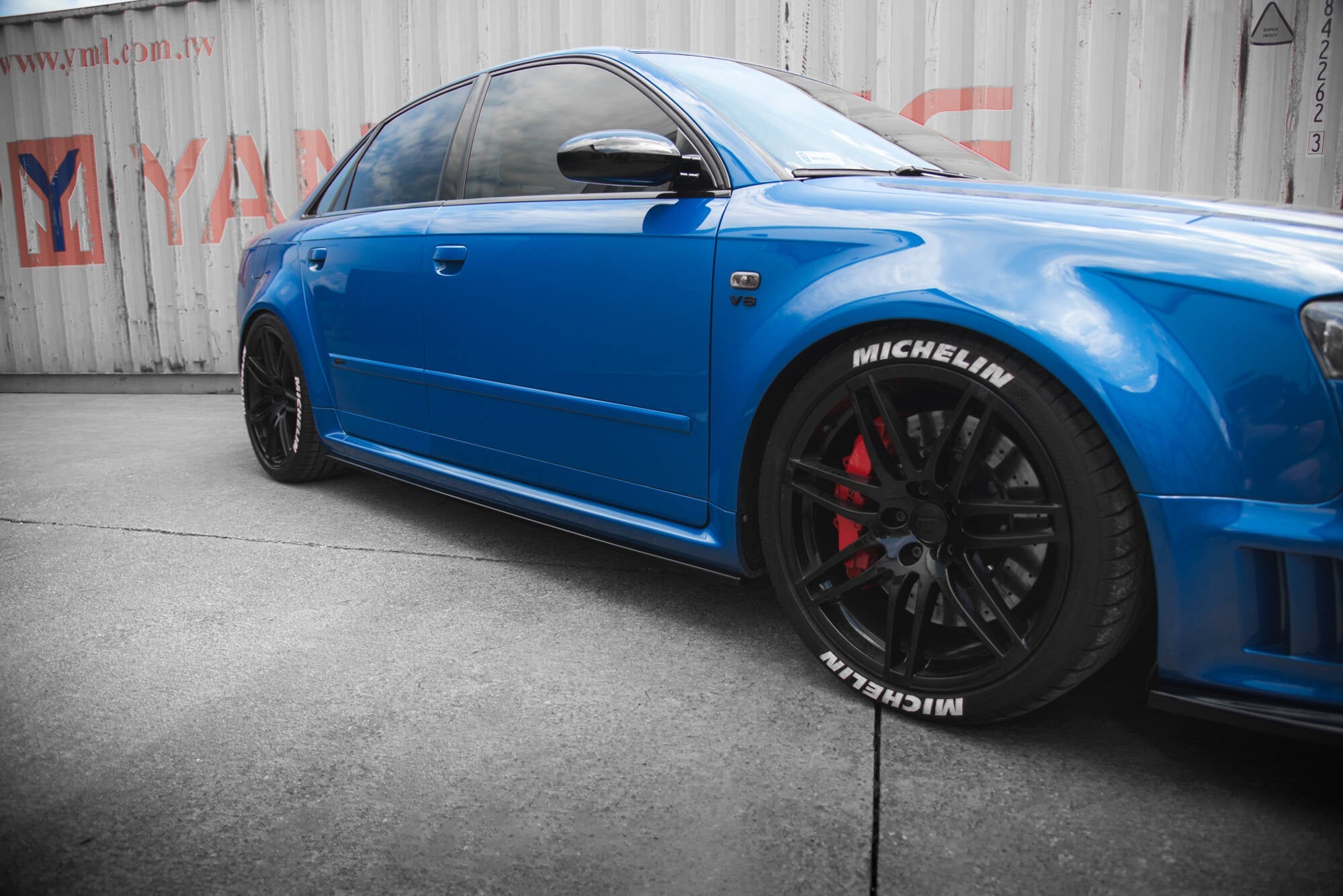 Maxton Design Difusores de taloneras laterales para Audi RS4 B7 - imagen 1