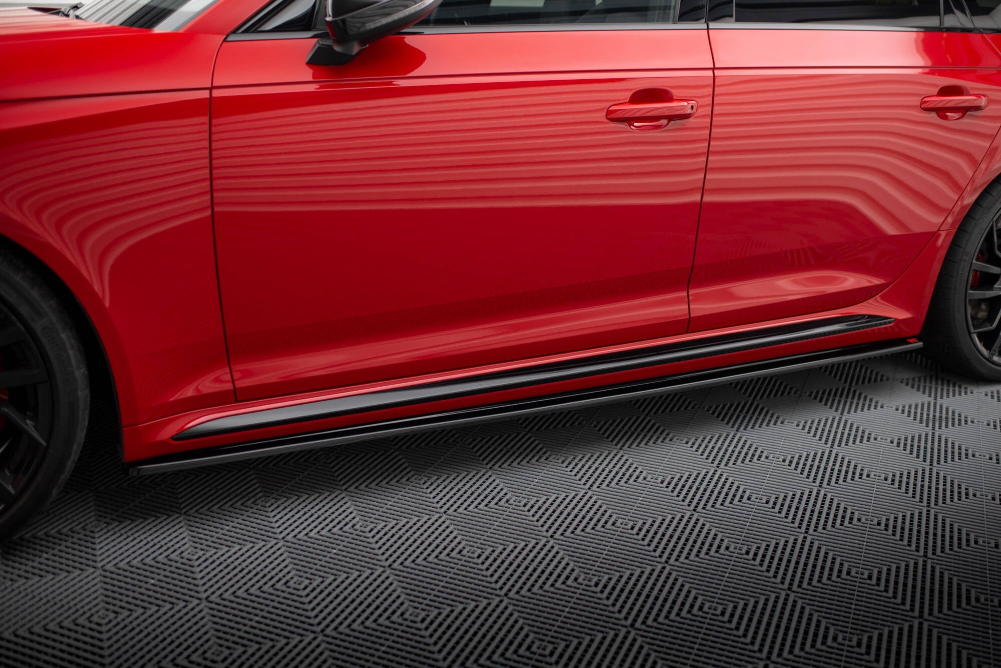 Maxton Design Difusores de taloneras laterales para Audi RS4 B9 / B9 Facelift - imagen 1