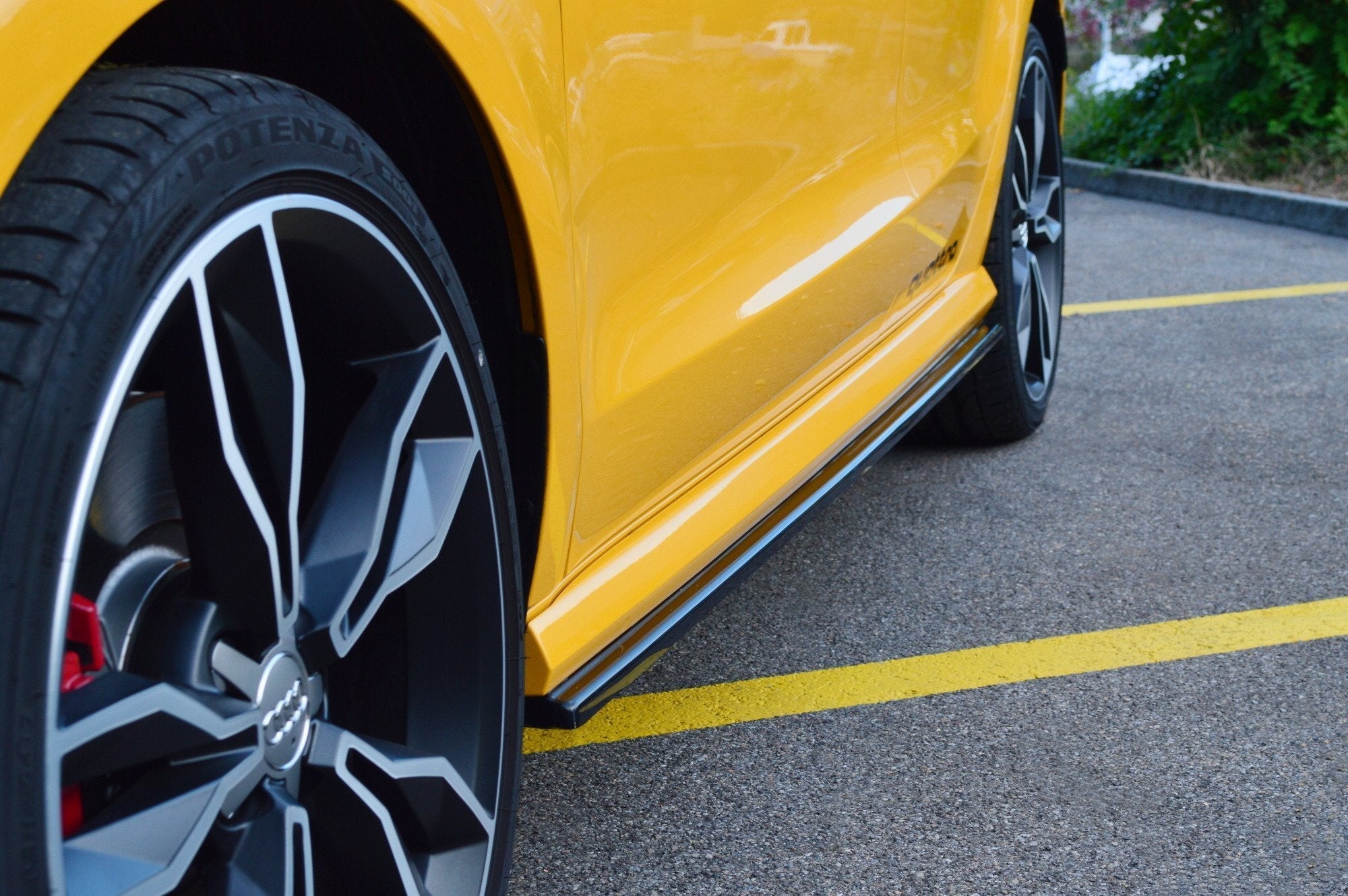 Maxton Design Difusores de taloneras laterales para Audi S1 8X - imagen 2