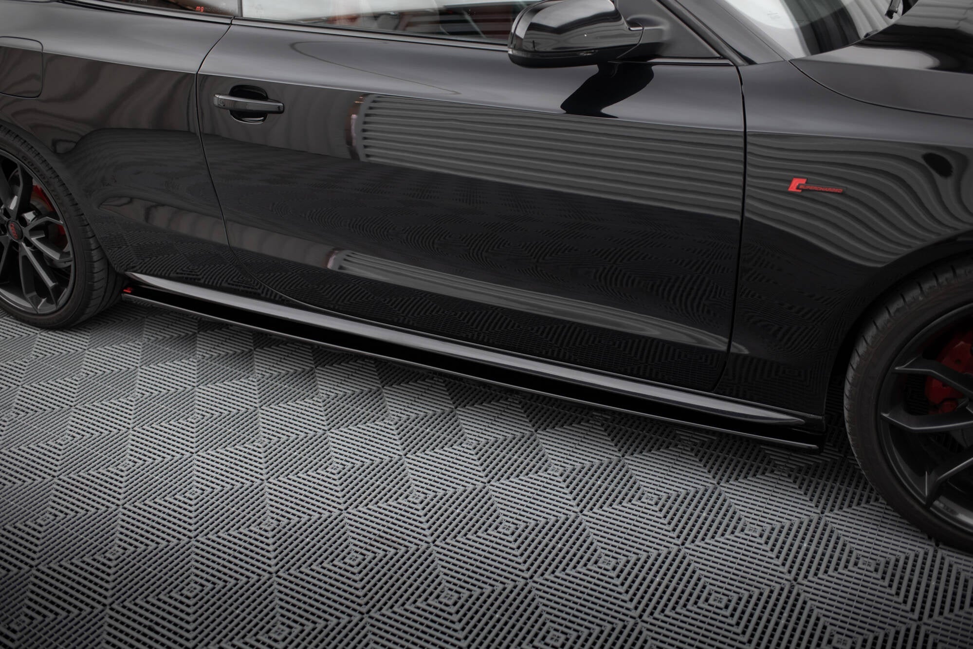 Maxton Design Difusores de taloneras laterales para Audi S5 / A5 / A5 S-Line 8T / 8T Facelift - imagen 2