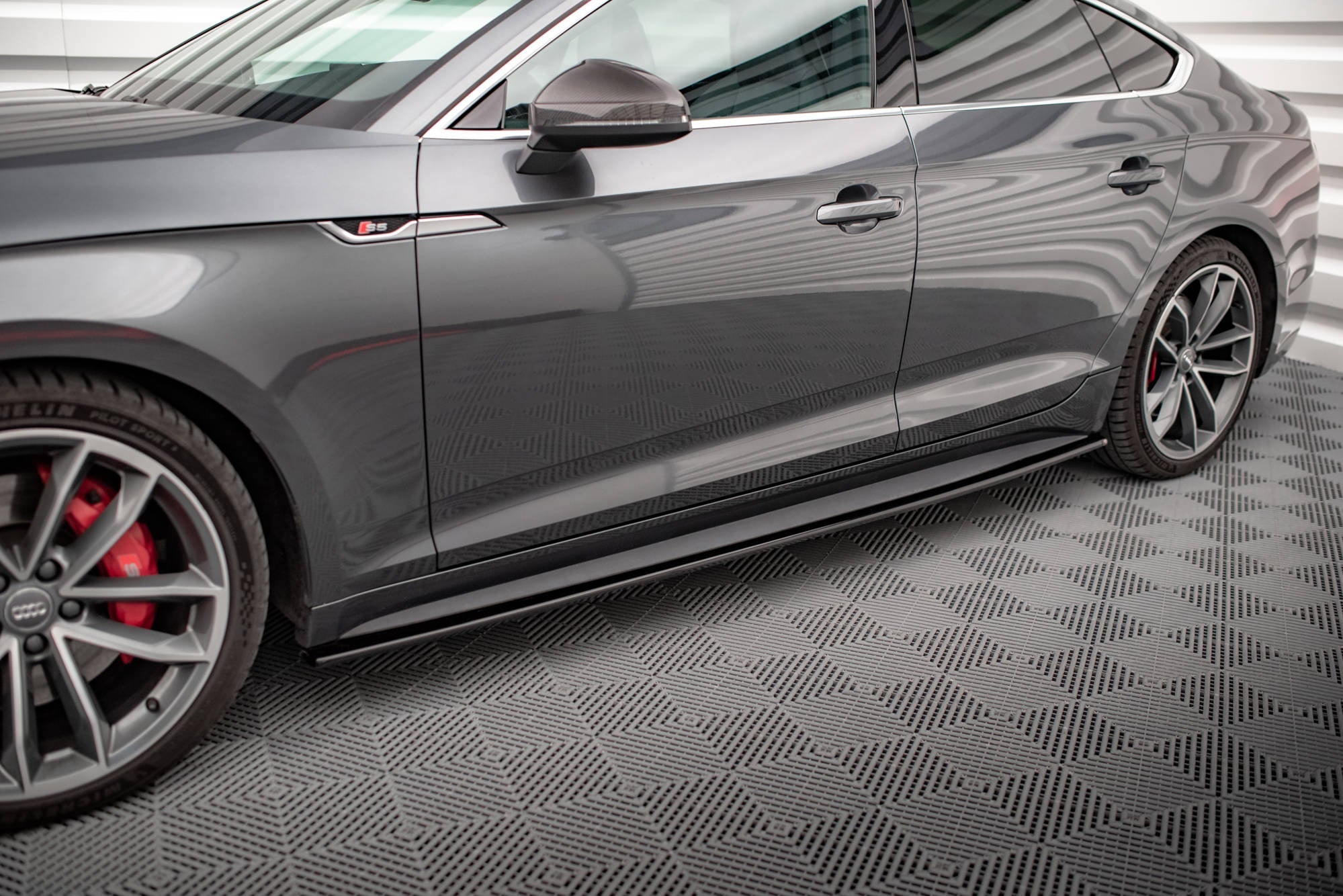 Maxton Design Difusores de taloneras laterales para Audi S5 / A5 S-Line F5 Sportback - imagen 1