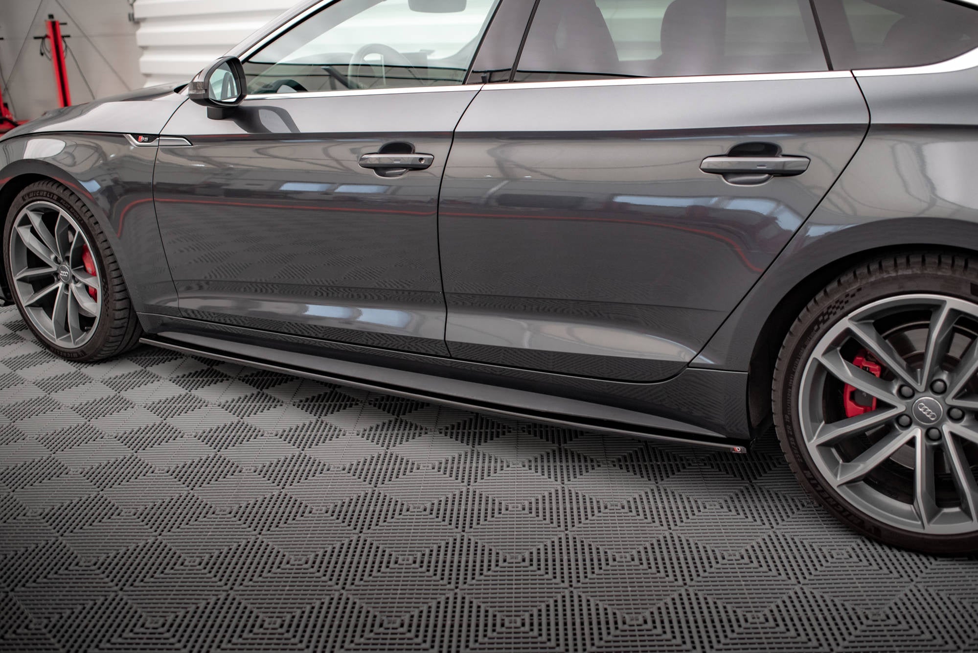 Maxton Design Difusores de taloneras laterales para Audi S5 / A5 S-Line F5 Sportback - imagen 3